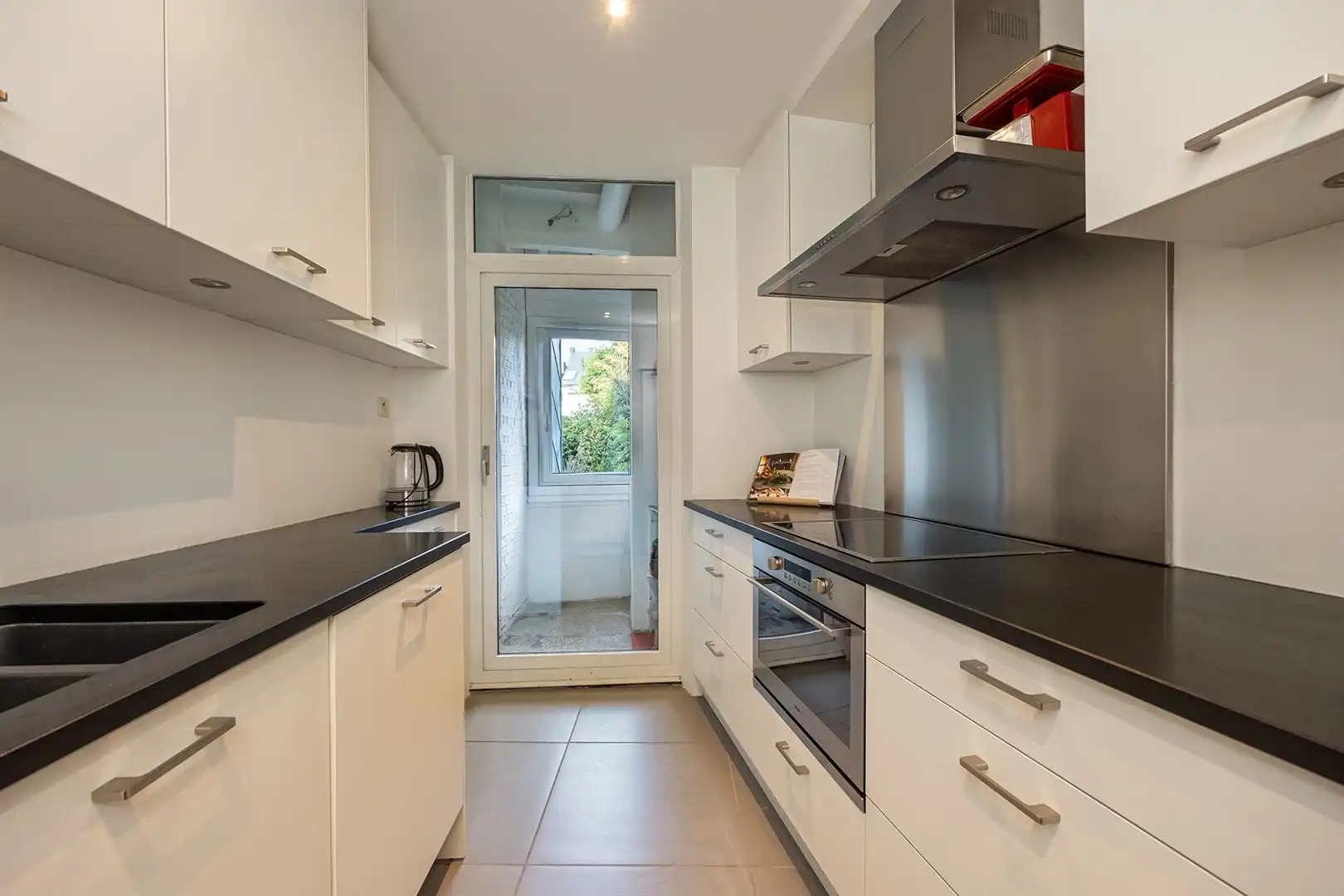 Uiterst charmant appartement op de grens van Zurenborg foto 7