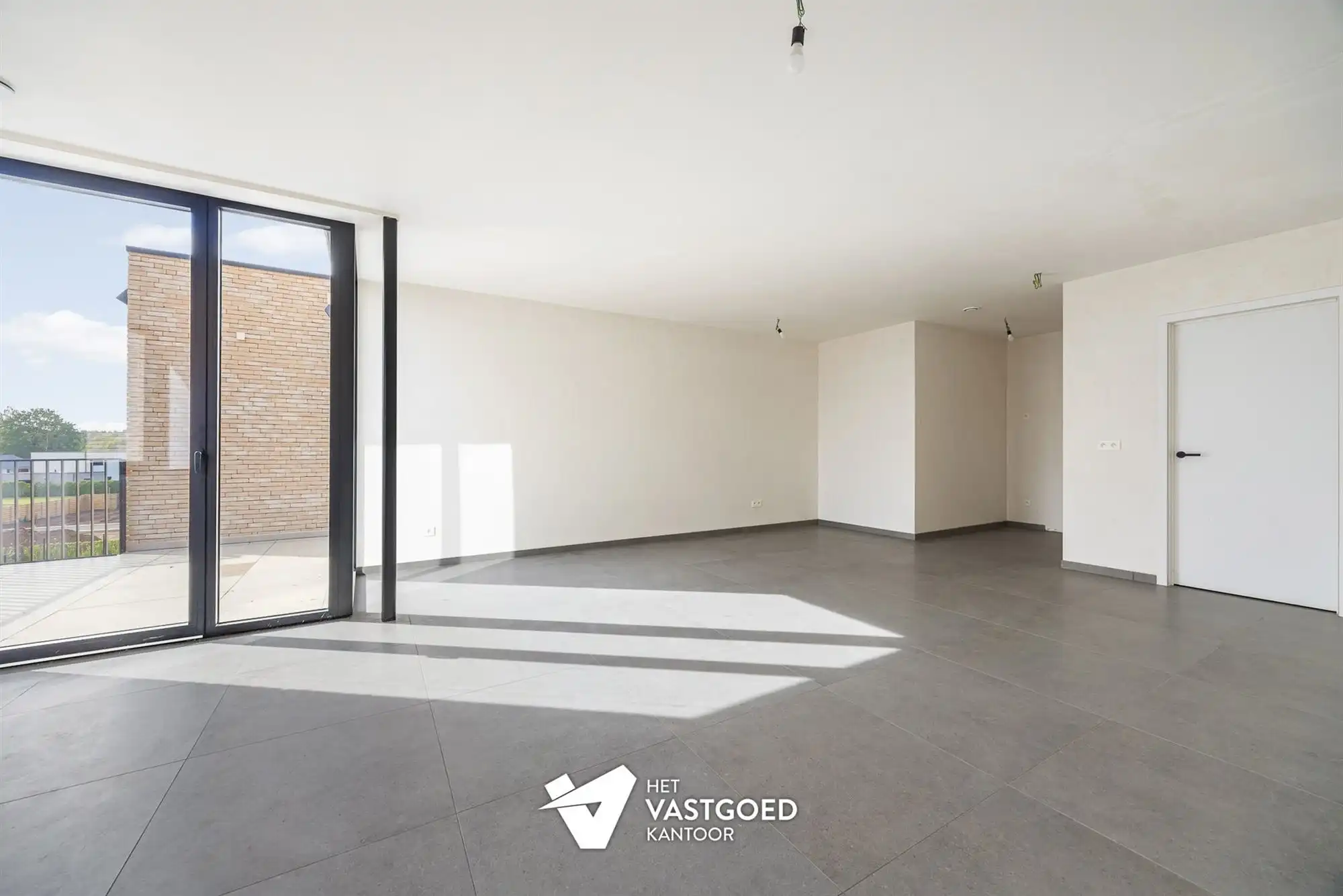 RUIM EN LICHTRIJK APPARTEMENT MET 1 SLAAPKAMER foto 5
