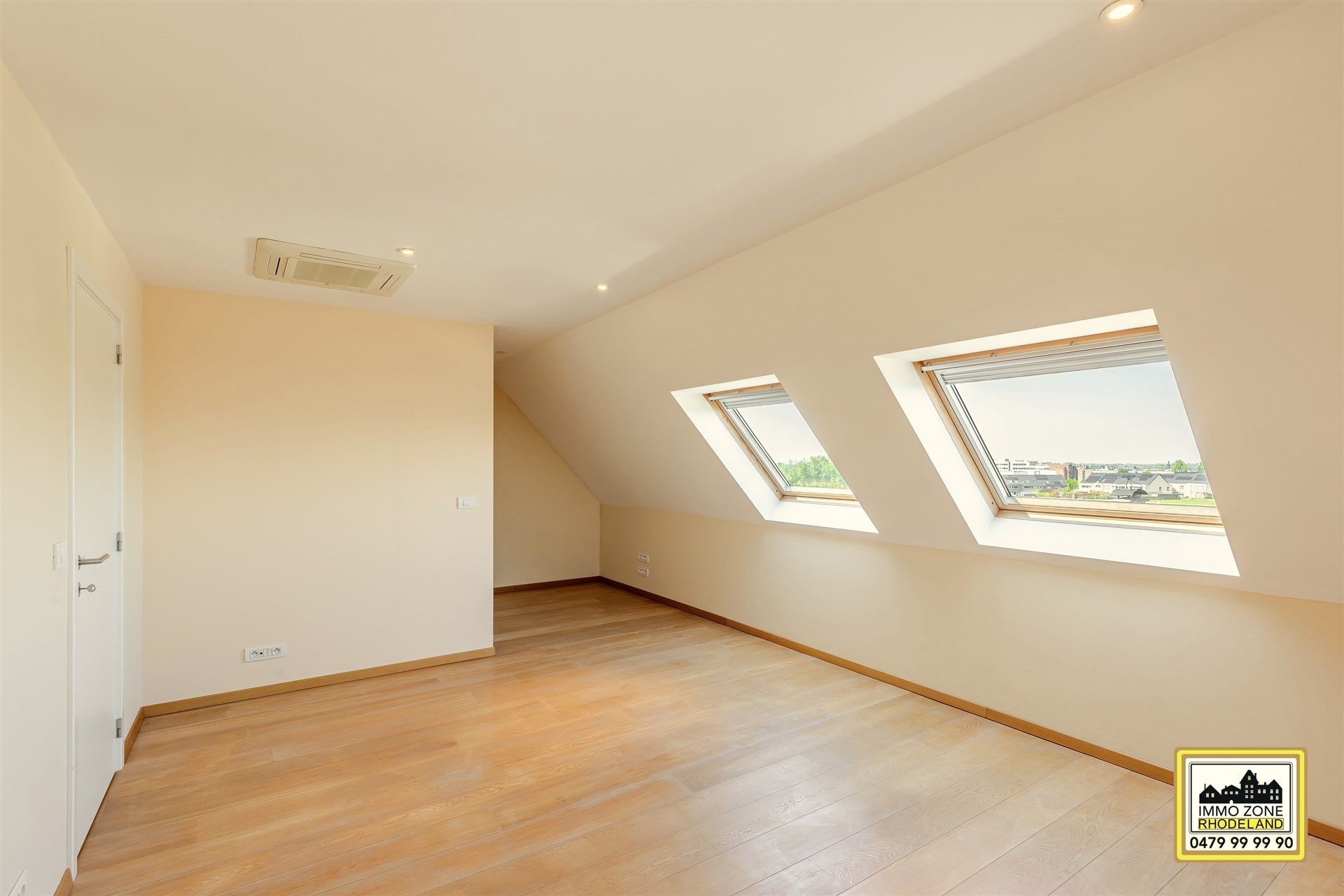 Ruime duplex met 3 slaapkamers met terras.  foto 14