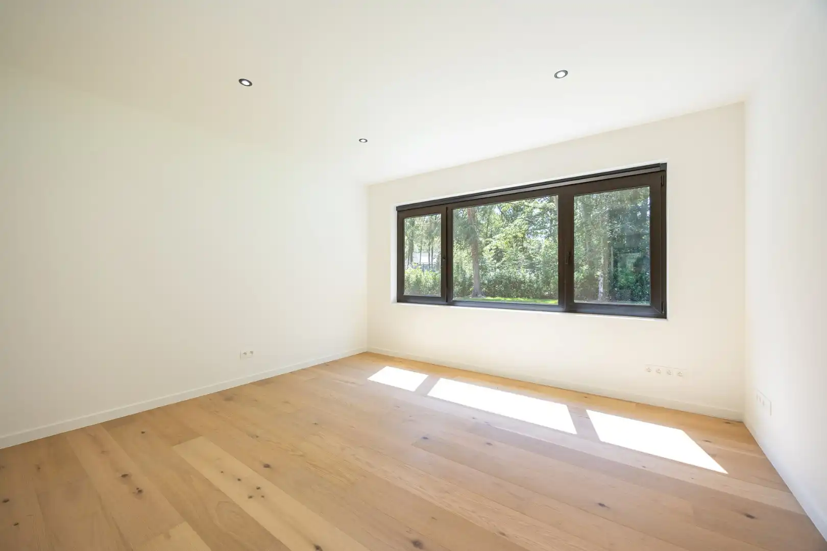 Rustig gelegen eniergiezuinige instapklare luxueuze villa op een West-perceel van 2.198 m² te Zoersel foto 9