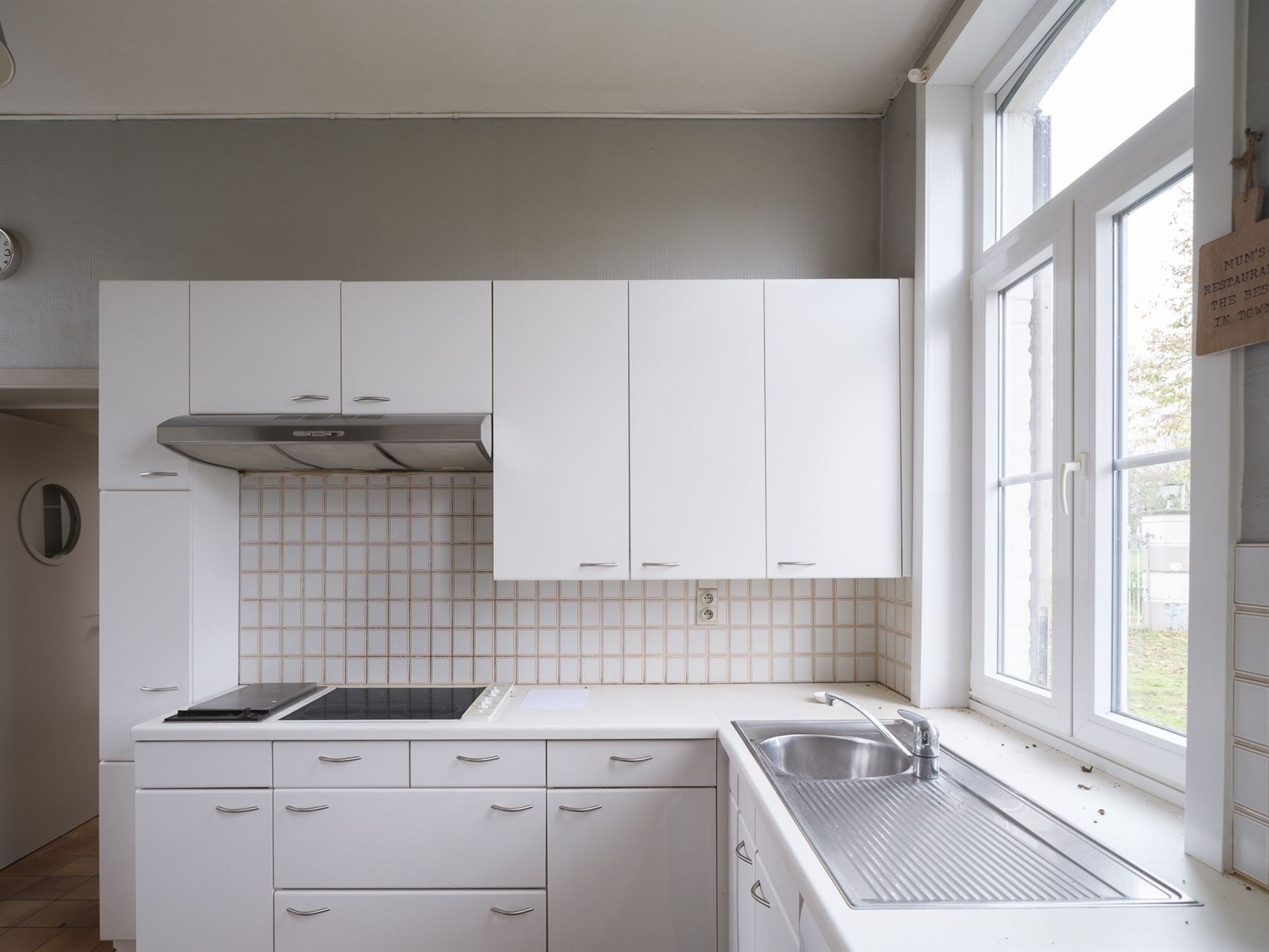 Karakterwoning met riante bijgebouwen foto 15