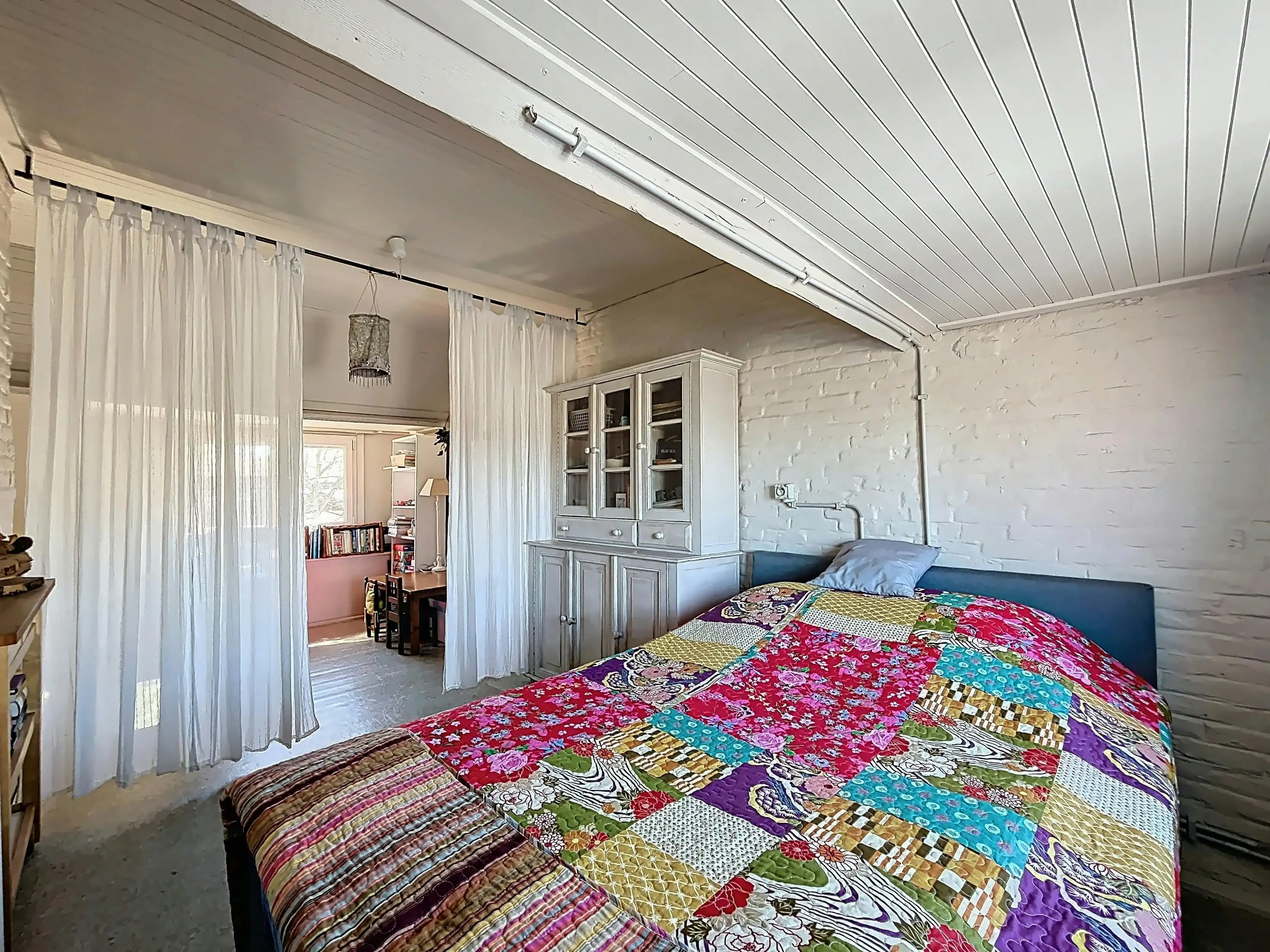 Charmante woning in hartje Deinze foto 12