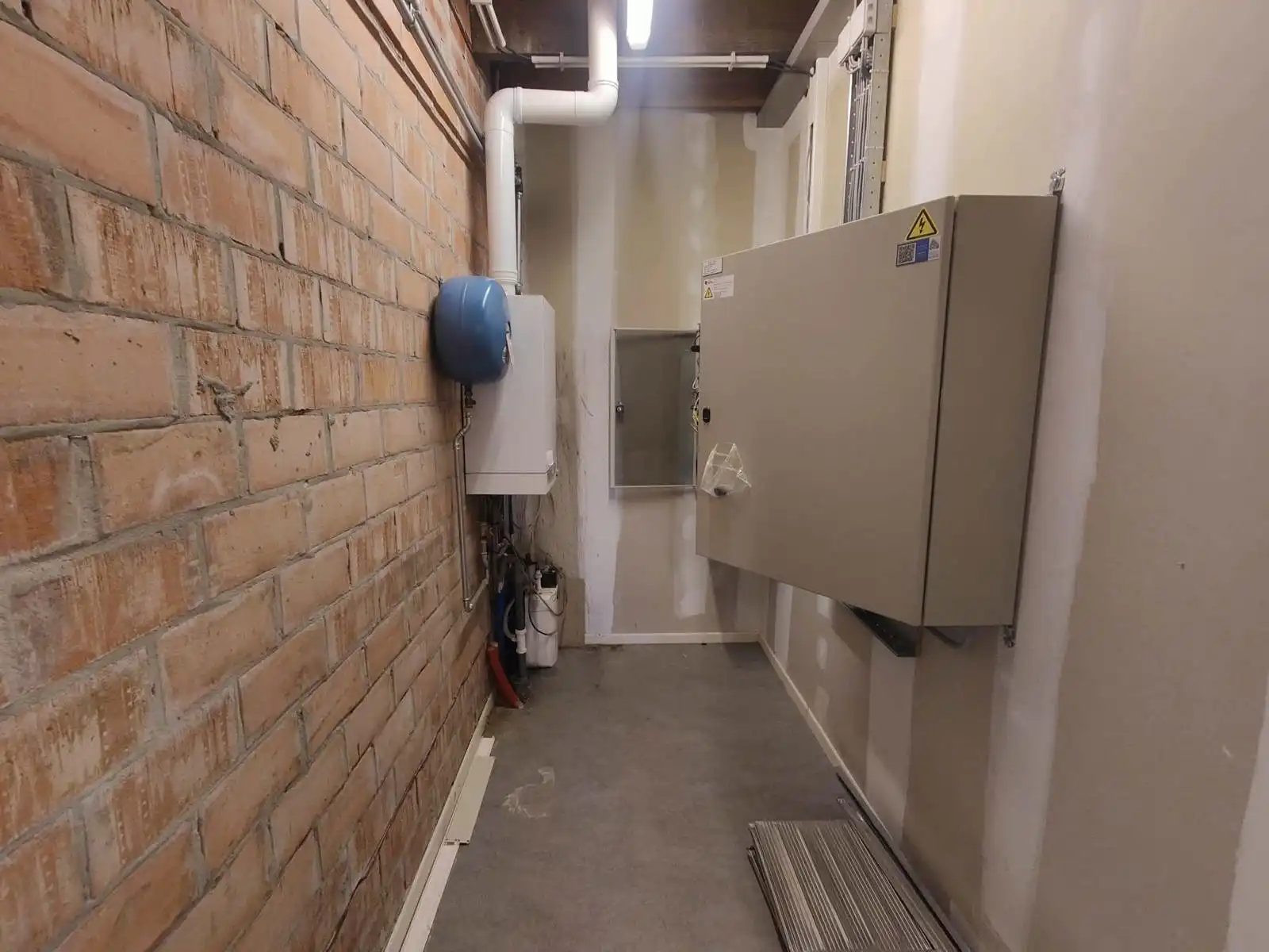 Handelspand in het commercieel centrum van Beveren foto 15