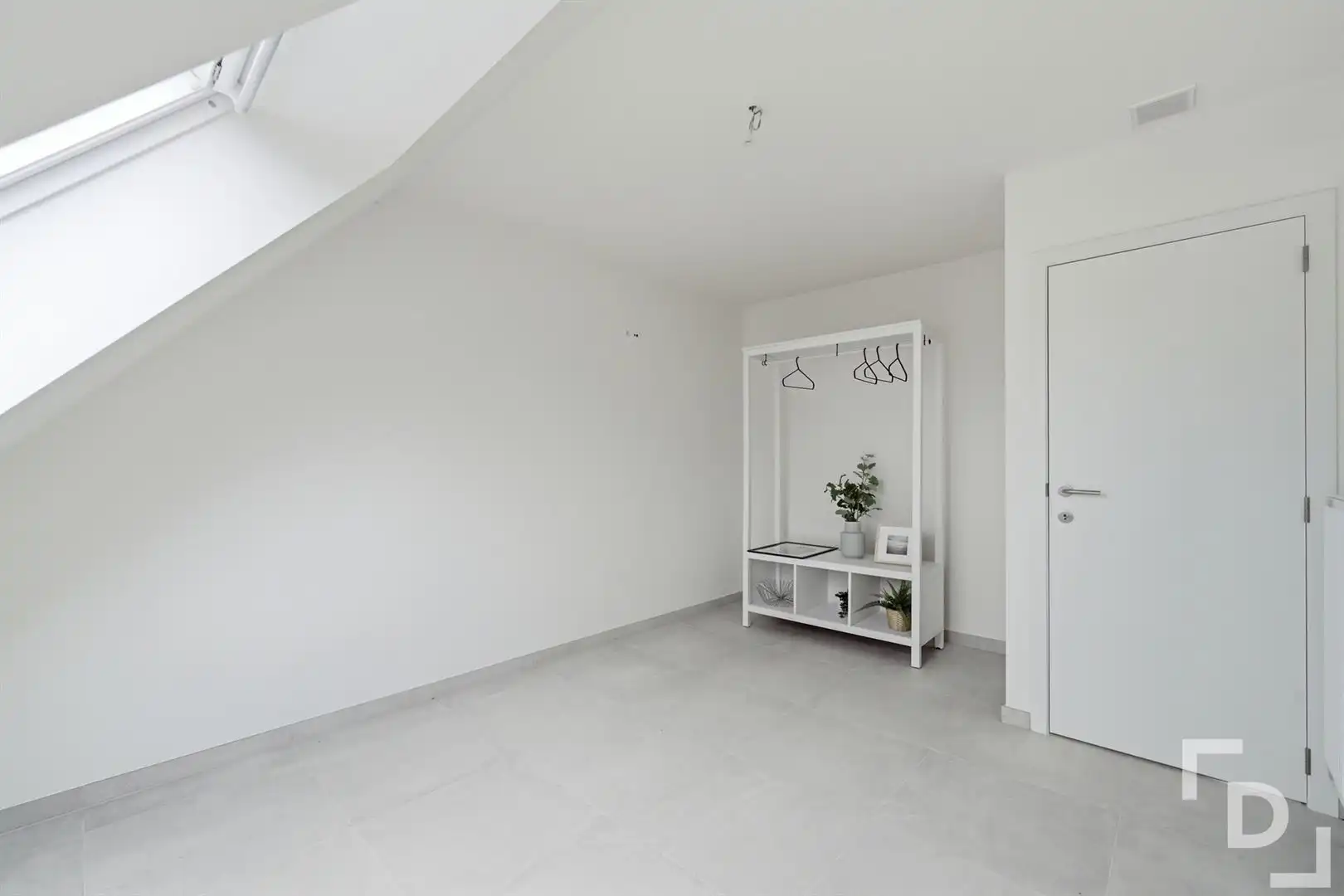 Nieuwbouwappartement met 2 terrassen en garage te koop in het hart van Proven. foto 13