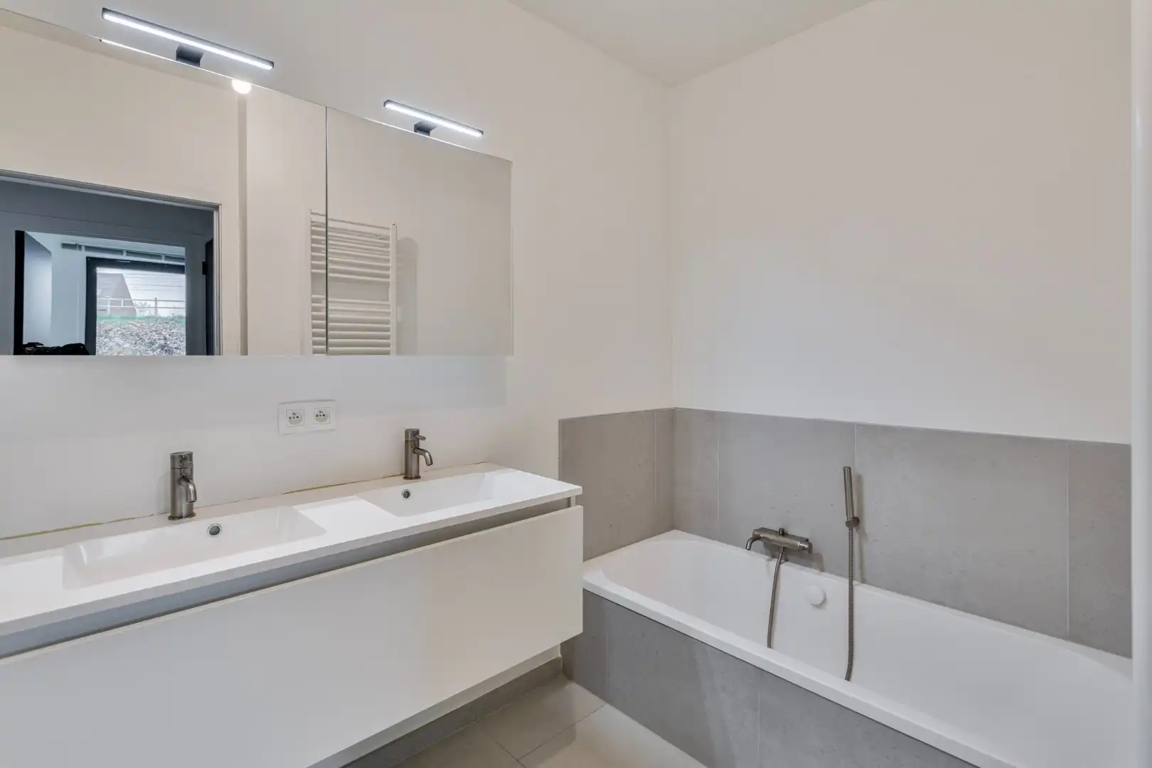 Lichtrijk nieuwbouwappartement met 3 slaapkamers, tuin, terras, kelderberging en 2 autostaanplaatsen - EPC 36 kWh/m² -bewoonbare opp. 115 m²   foto 18