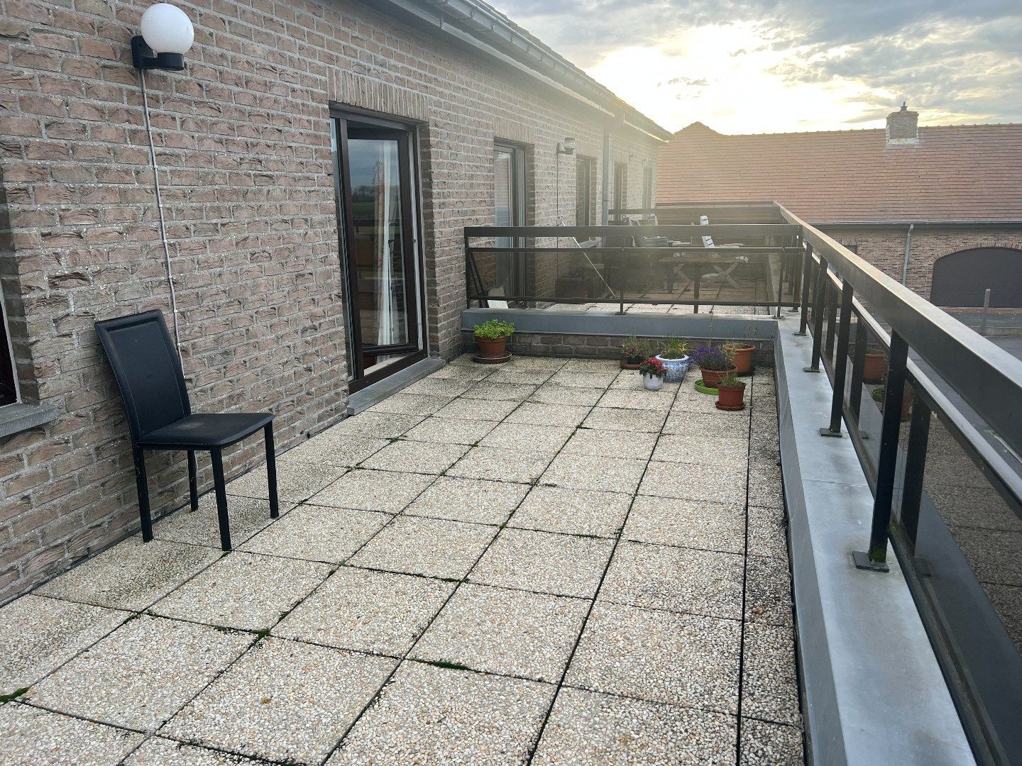 Geriefelijk en gezellig 2-slaapkamerappartement in het knusse Zuienkerke! foto {{pictureIndex}}