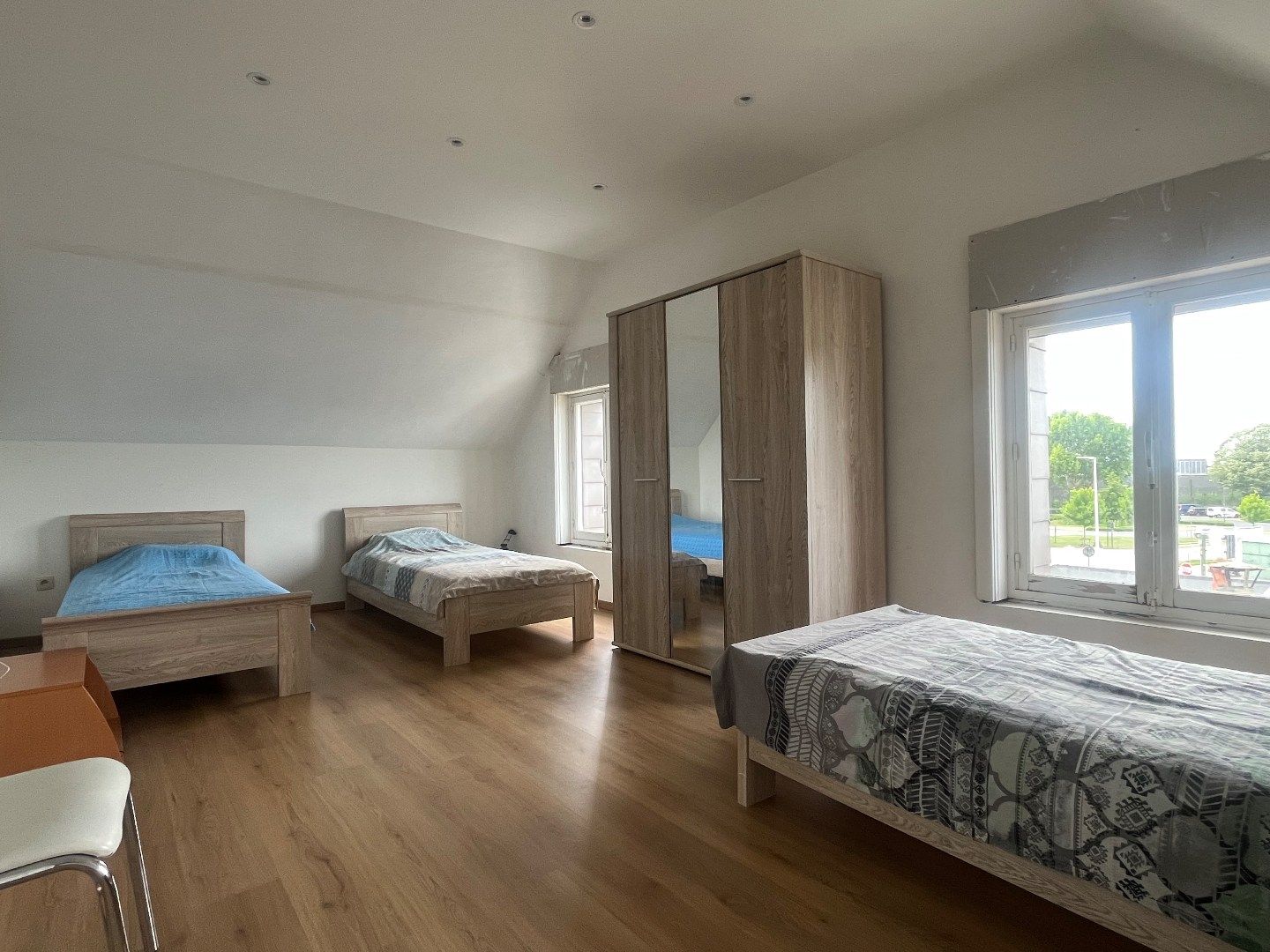 Ruime woning te koop in Harelbeke!  foto 11