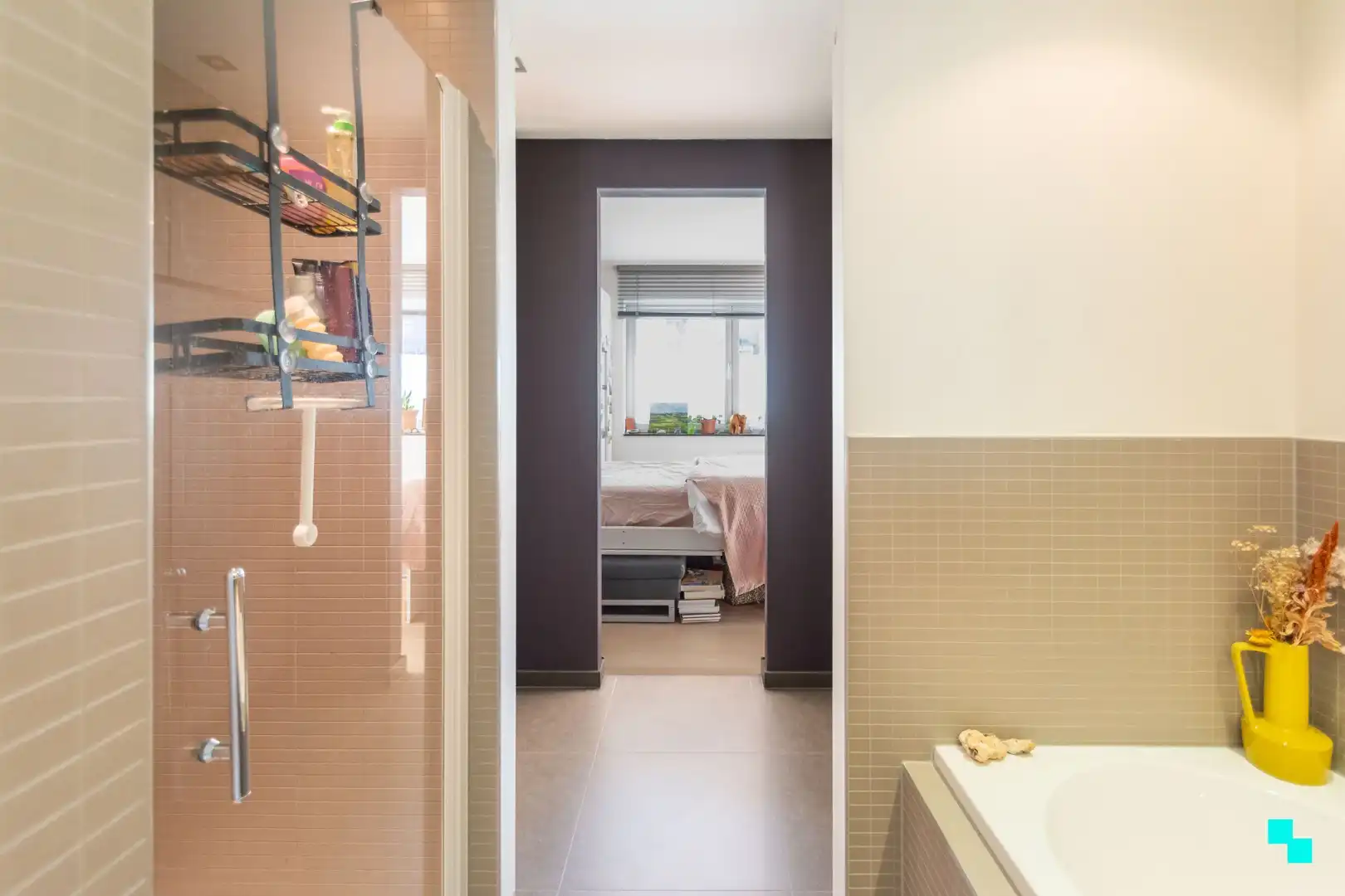 Lichtrijk twee slaapkamerappartement met tuin te Gent foto 19