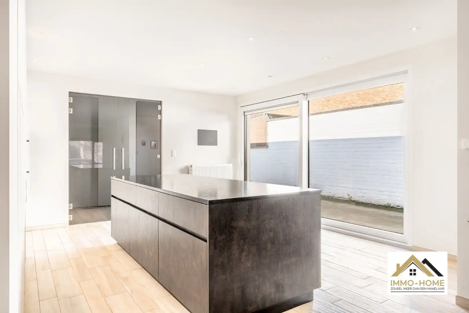 Ruim drie slaapkamers gelijkvloersappartement / bungalow foto 6