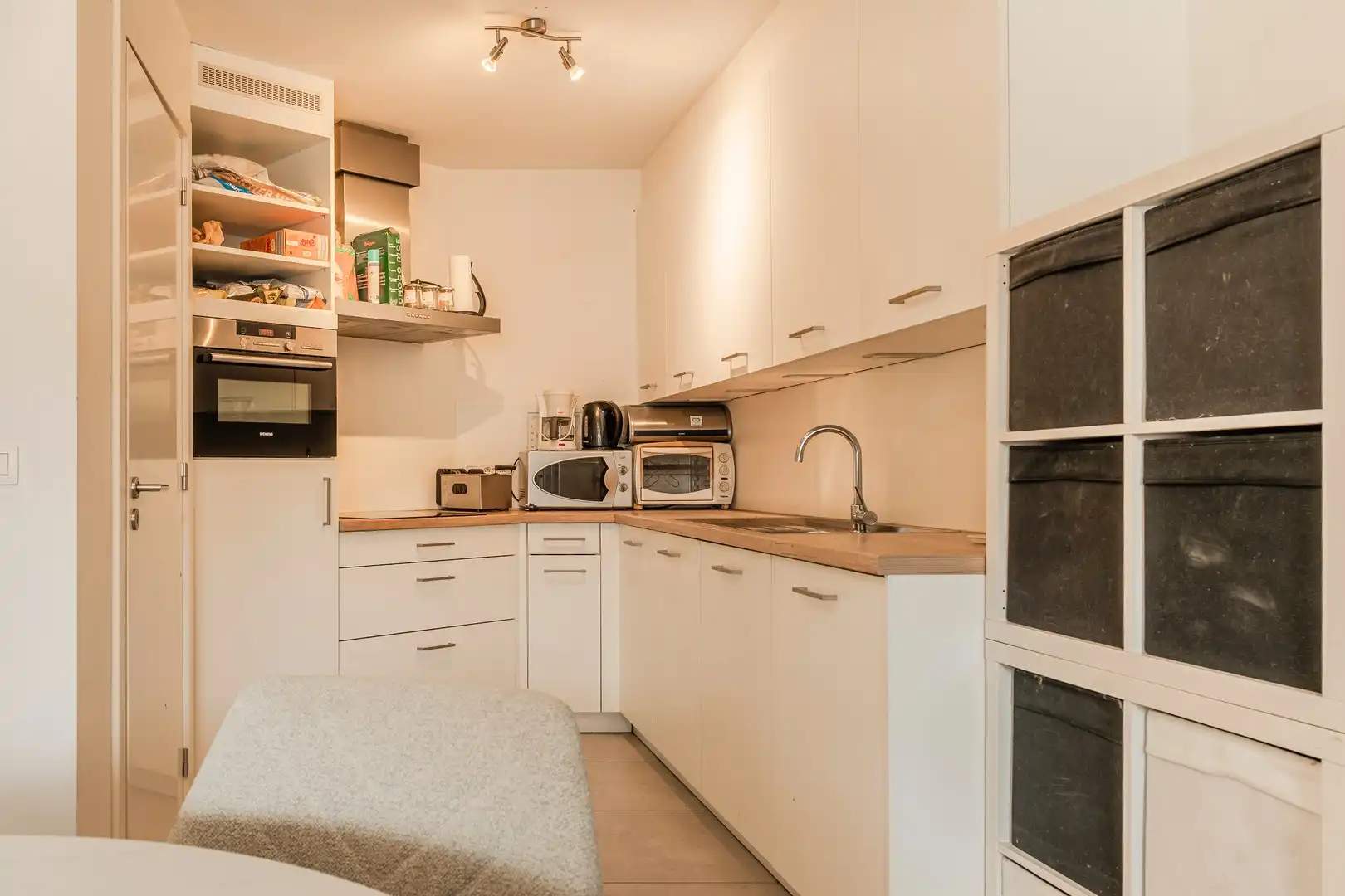 Modern 2 slaapkamer appartement met overdekte autostaanplaats foto 4
