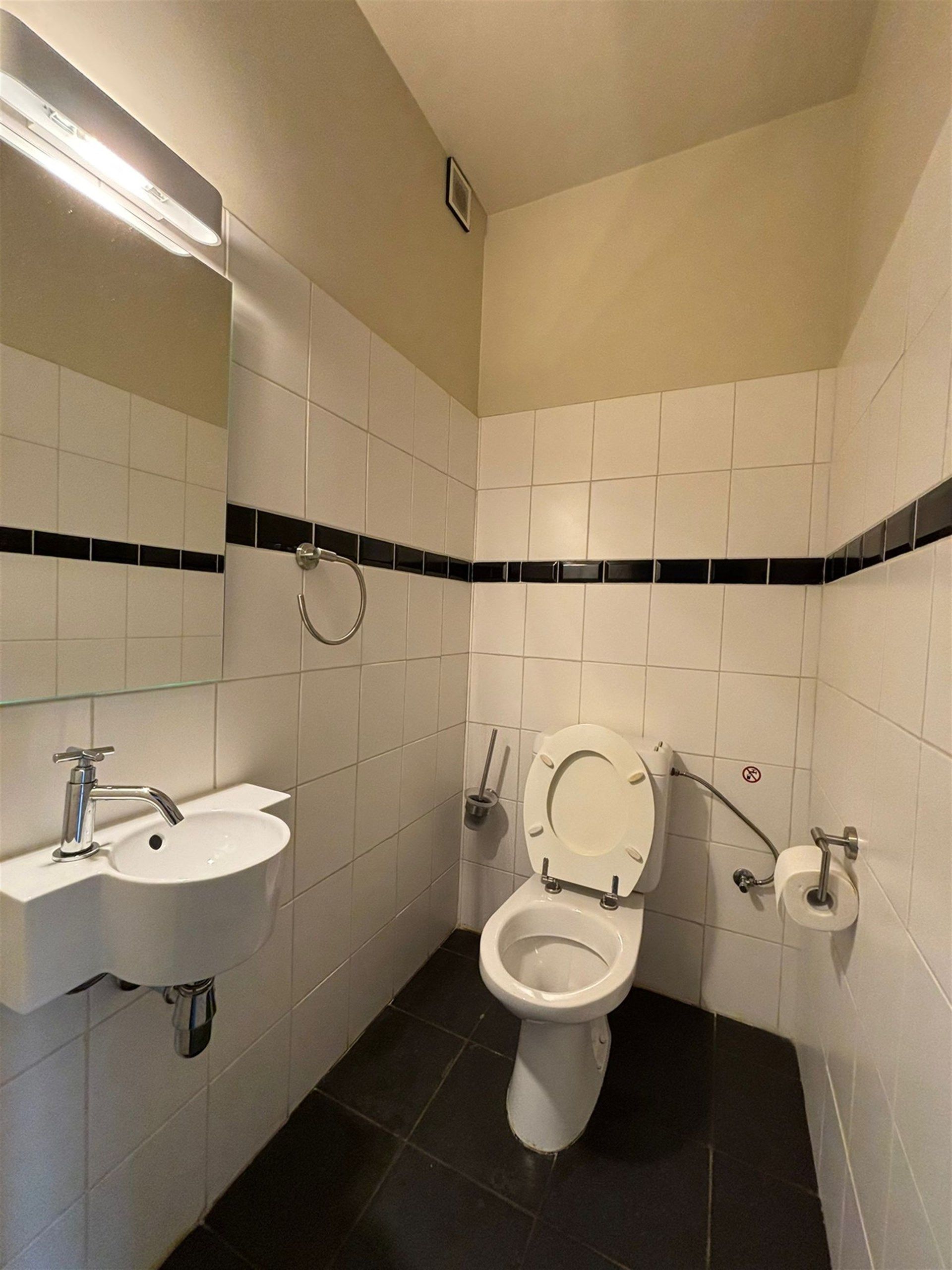 Ruim en lichtrijk duplex appartement met 3 slaapkamers en garage foto 8