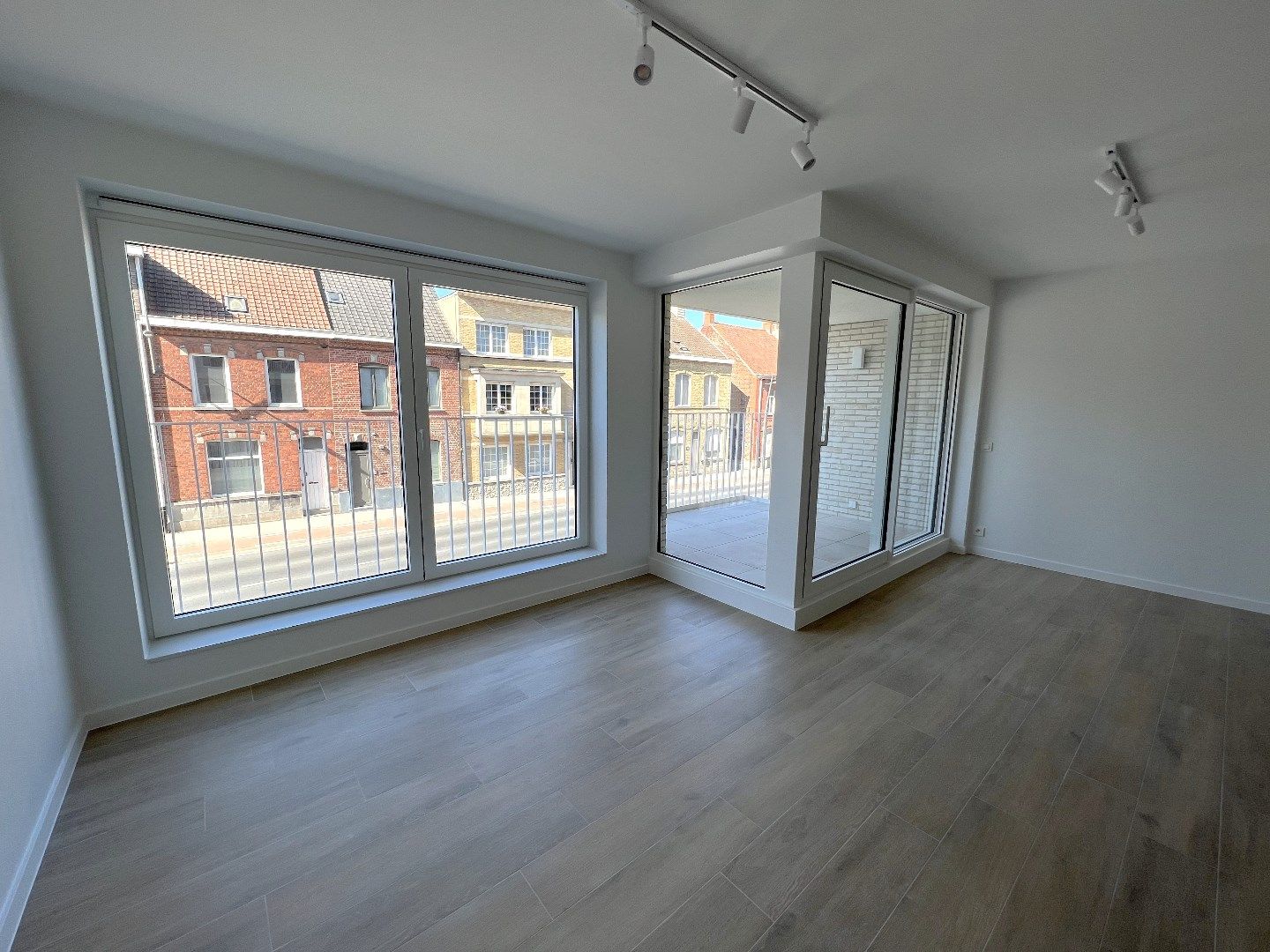 NIEUWBOUWAPPARTEMENT MET 2 SLAAPKAMERS, TERRAS EN CARPORT IN IEPER foto 6