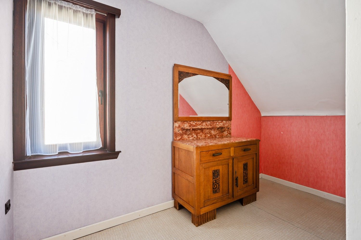 Ruime woning met 4slaapkamers en zonnige tuin in Ranst! foto 13