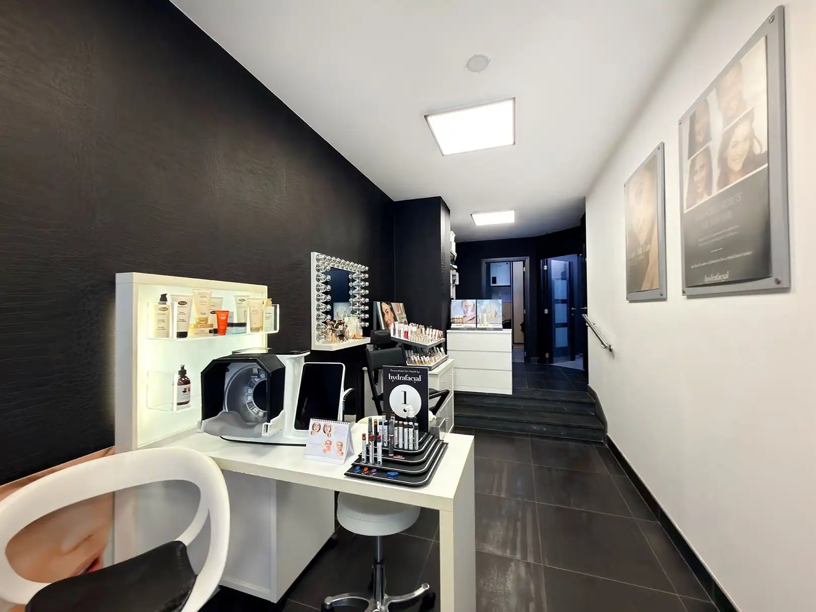Handelsgelijkvloers, 3 appartementen en eigen parking!! foto 7