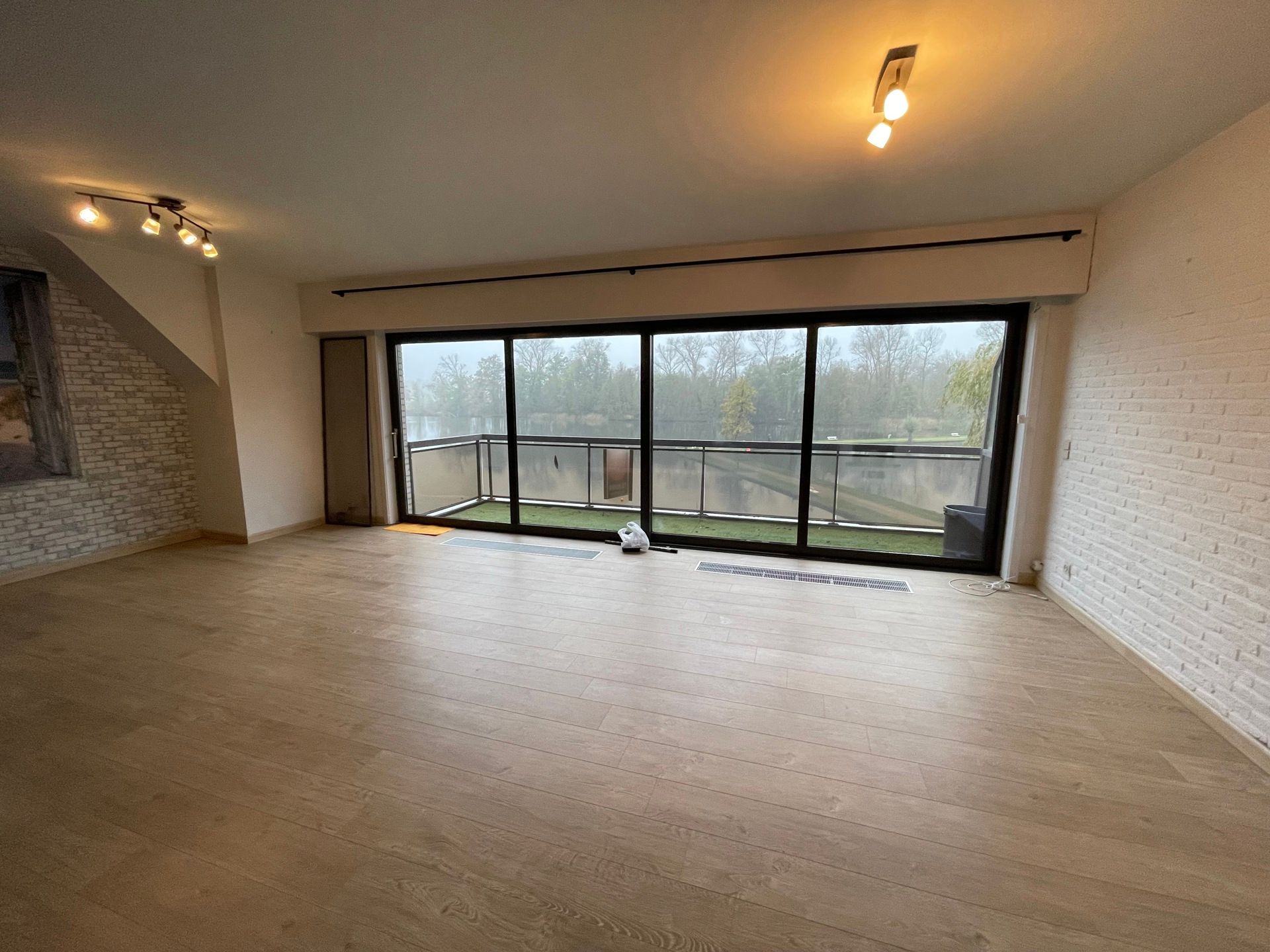 BERLARE - Gezellig appartement met uniek uitzicht. foto 3