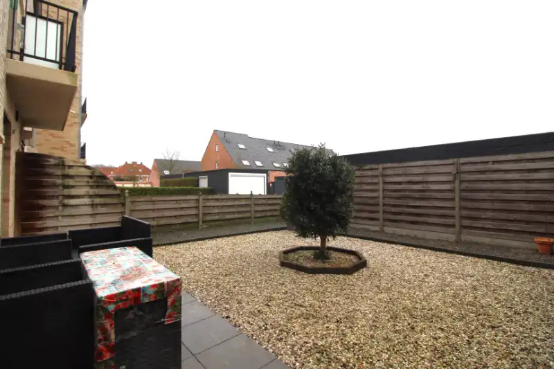 Gelijkvloersappartement met tuin te huur in Rumbeke foto 7