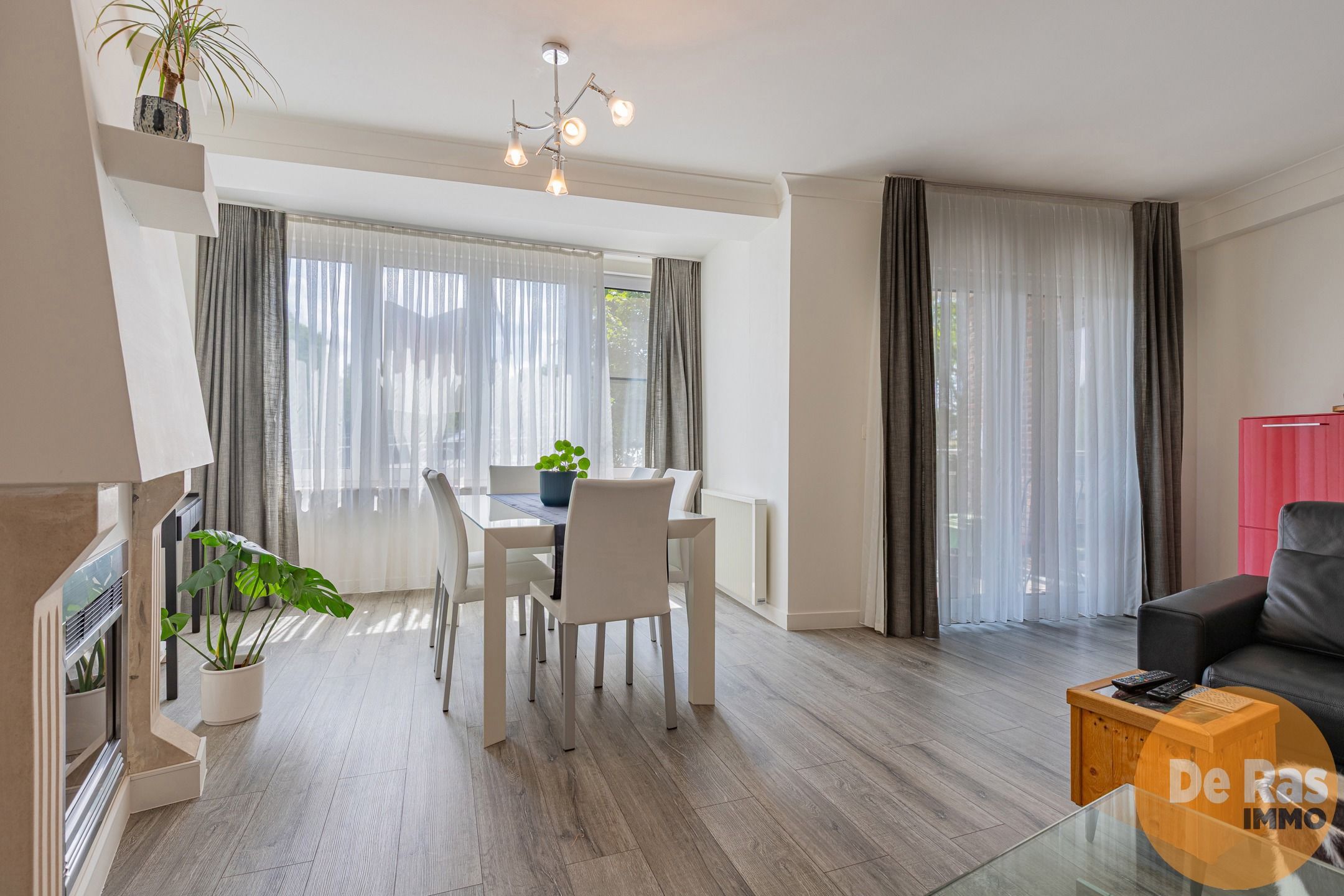 GENT - Instapklaar 4 slaapkamer appartement op 1ste verdiep foto 4