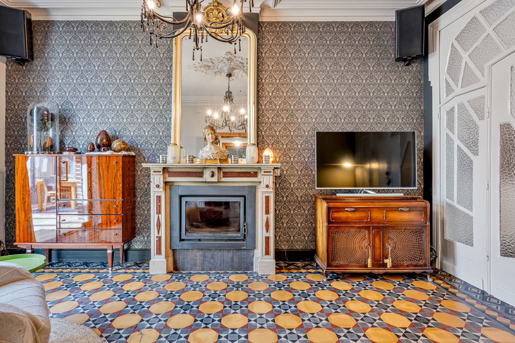 Karaktervolle woning te koop met 5 slaapkamers foto 10