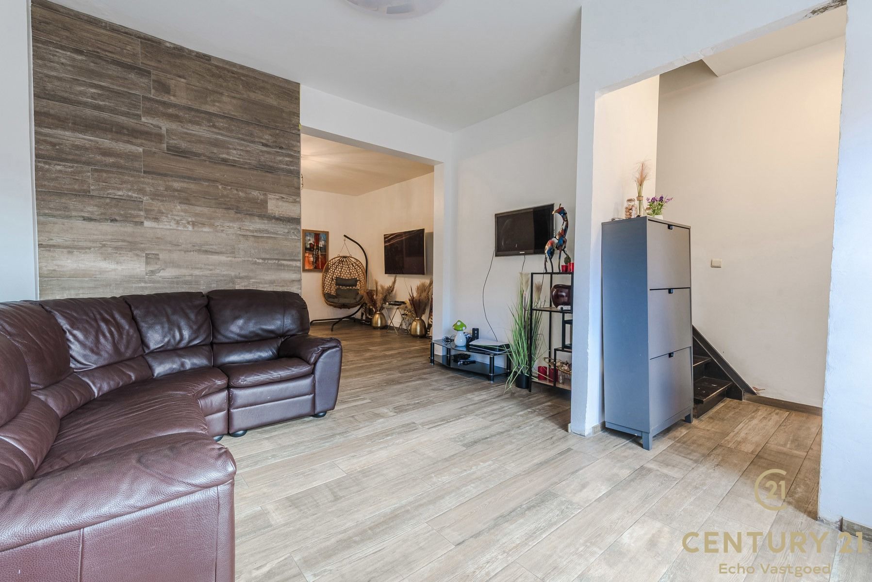 Ruime, gerenoveerde woning met 4 slpk en stadstuin foto 2