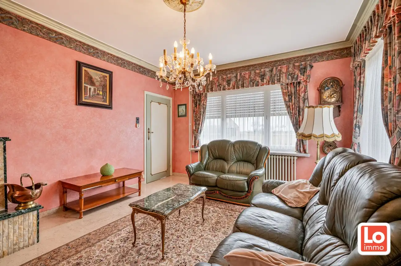 VERKOCHT! Charmante open te renoveren woning met garage en grote tuin op een goed bereikbare locatie tussen Lochristi en Oostakker! foto 6