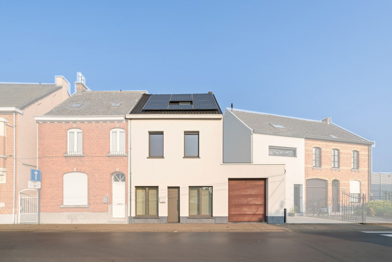 Instapklare woning met tuin en garage in centrum Lede! foto 1