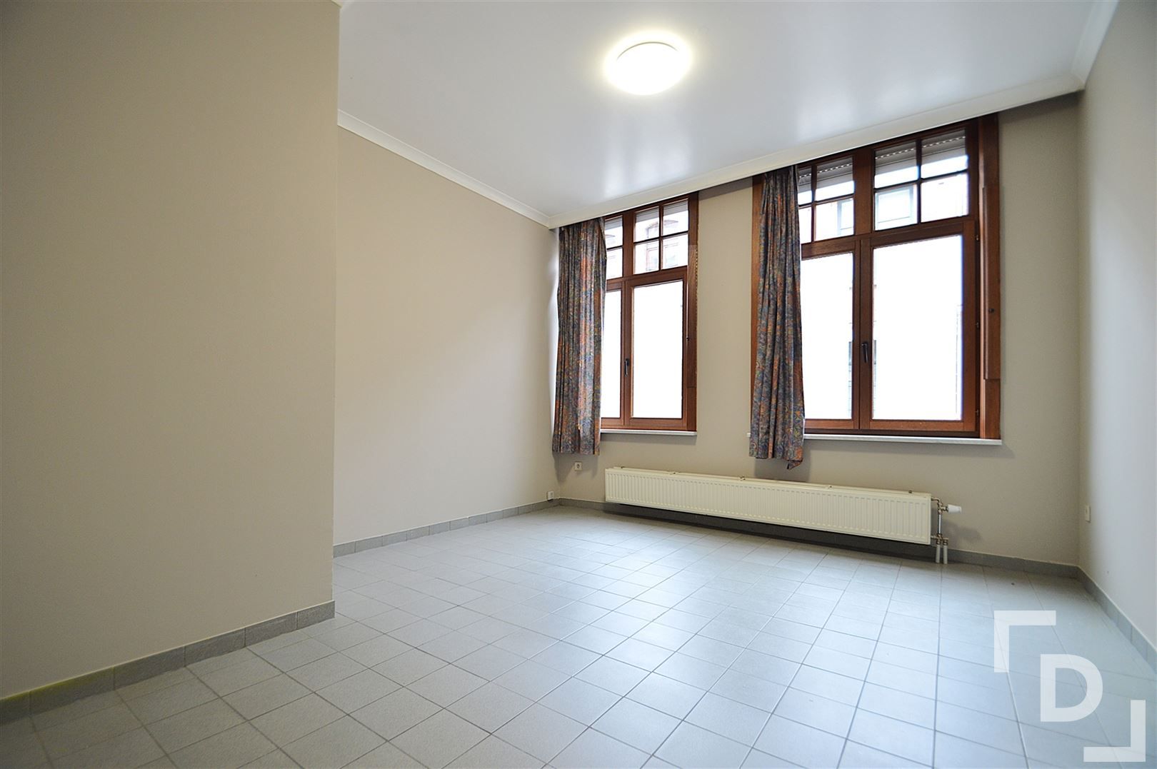 Ruim appartement te huur op centrale locatie te Ieper foto 11