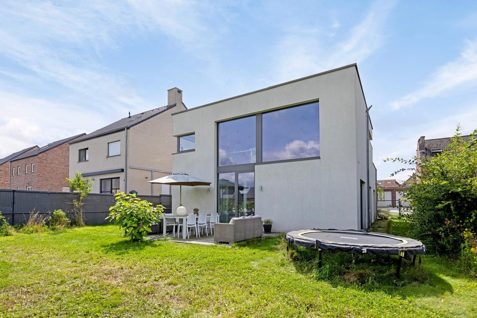 RECENTE VILLA MET 5 SLAAPKAMERS + 2 BADKAMERS ! foto 24