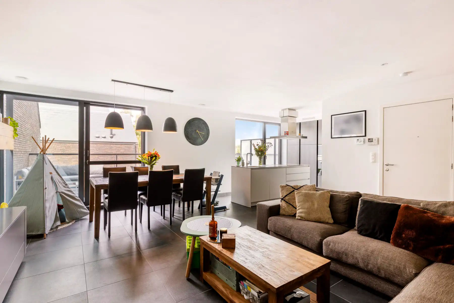 INSTAPKLAAR DUPLEXAPPARTEMENT TE KOOP IN HET RUSIGE MOLLEM! foto {{pictureIndex}}