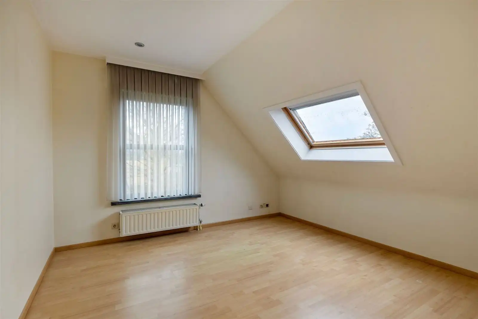 Instapklare villa met 4 kamers en garage op 6a 79ca foto 19