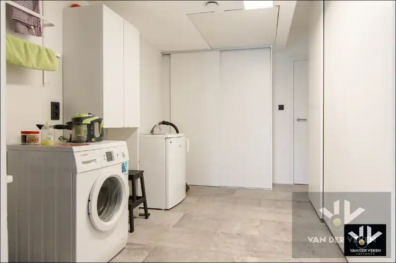 LUXUEUS AFGEWERKT GVL APP MET RIANTE TUIN EN TERRAS foto 23