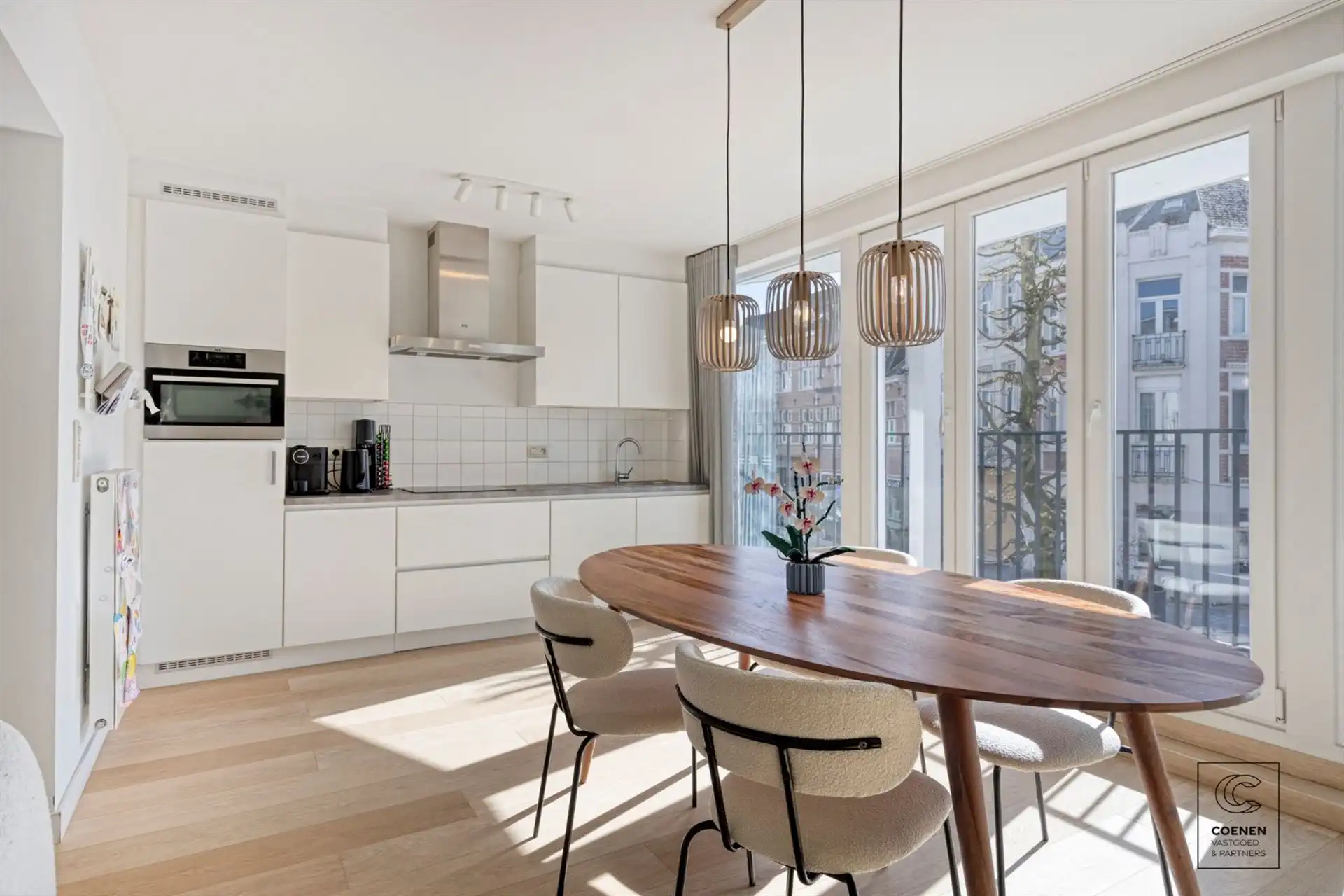 Instapklaar appartement met 2 slpk's op topligging in Lier! foto 5