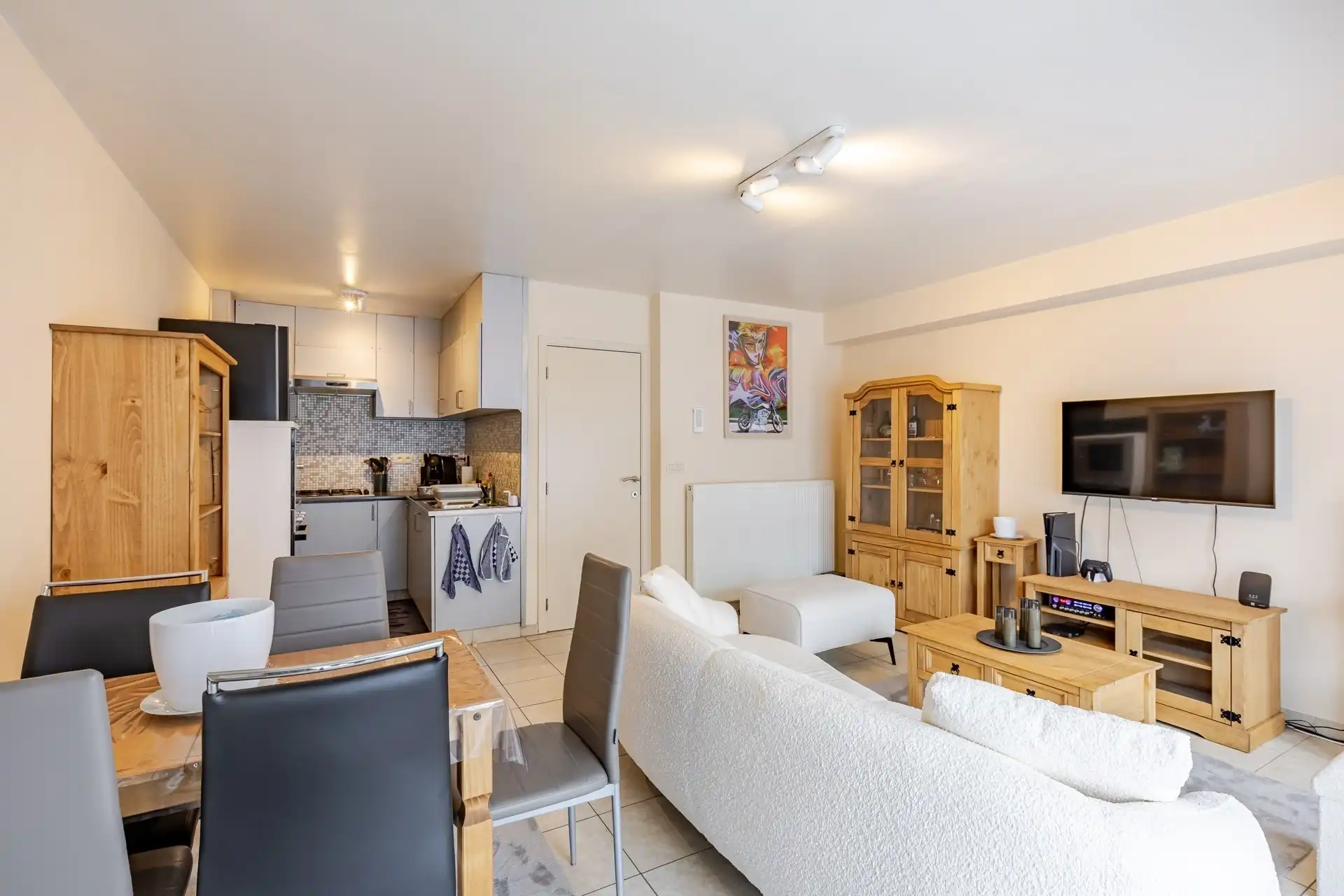 Instapklaar appartement met 2 slaapkamers foto 4
