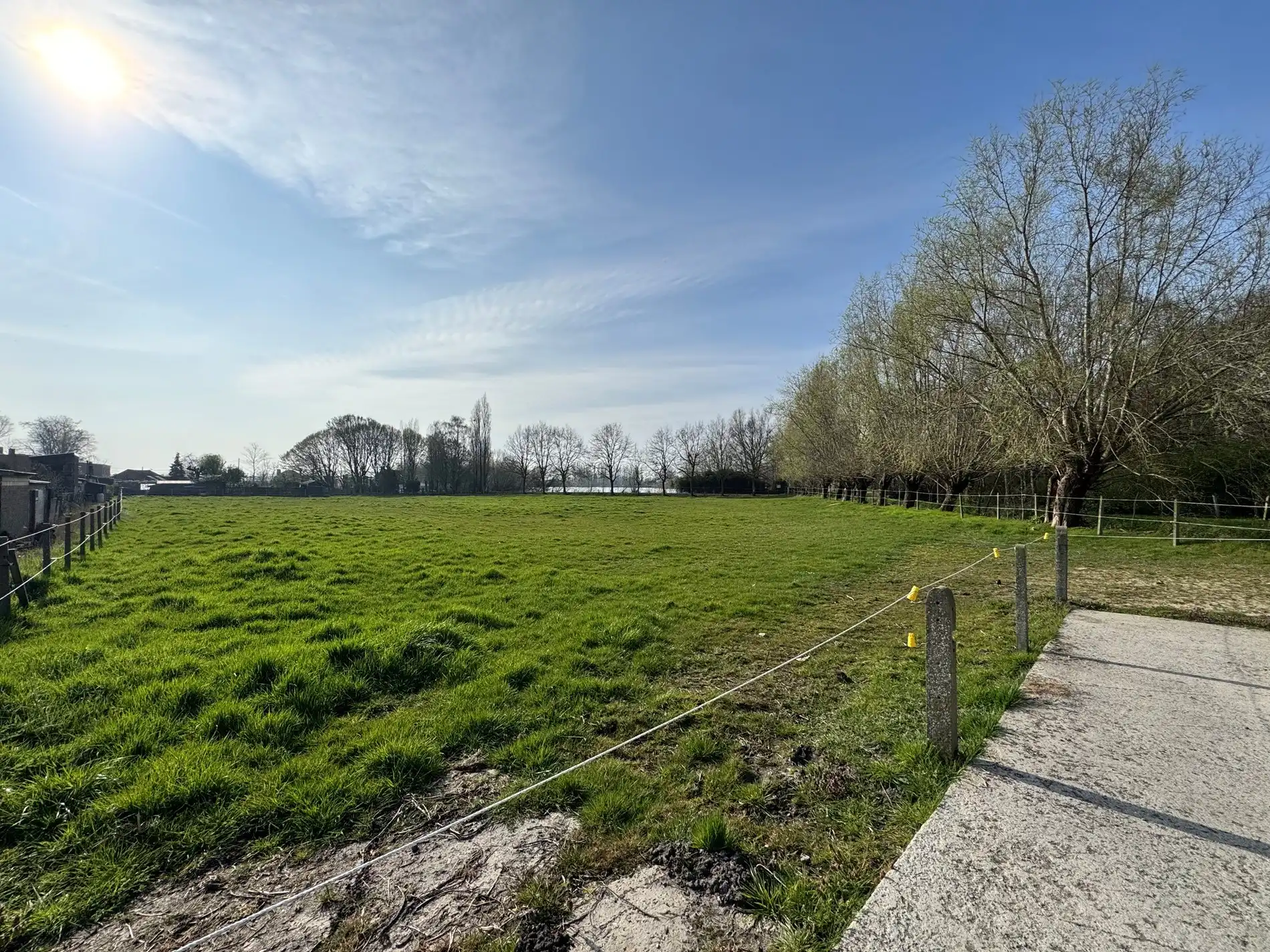 Alleenstaande woning met naastliggend stuk bouwgrond en weide te Eernegem foto 37