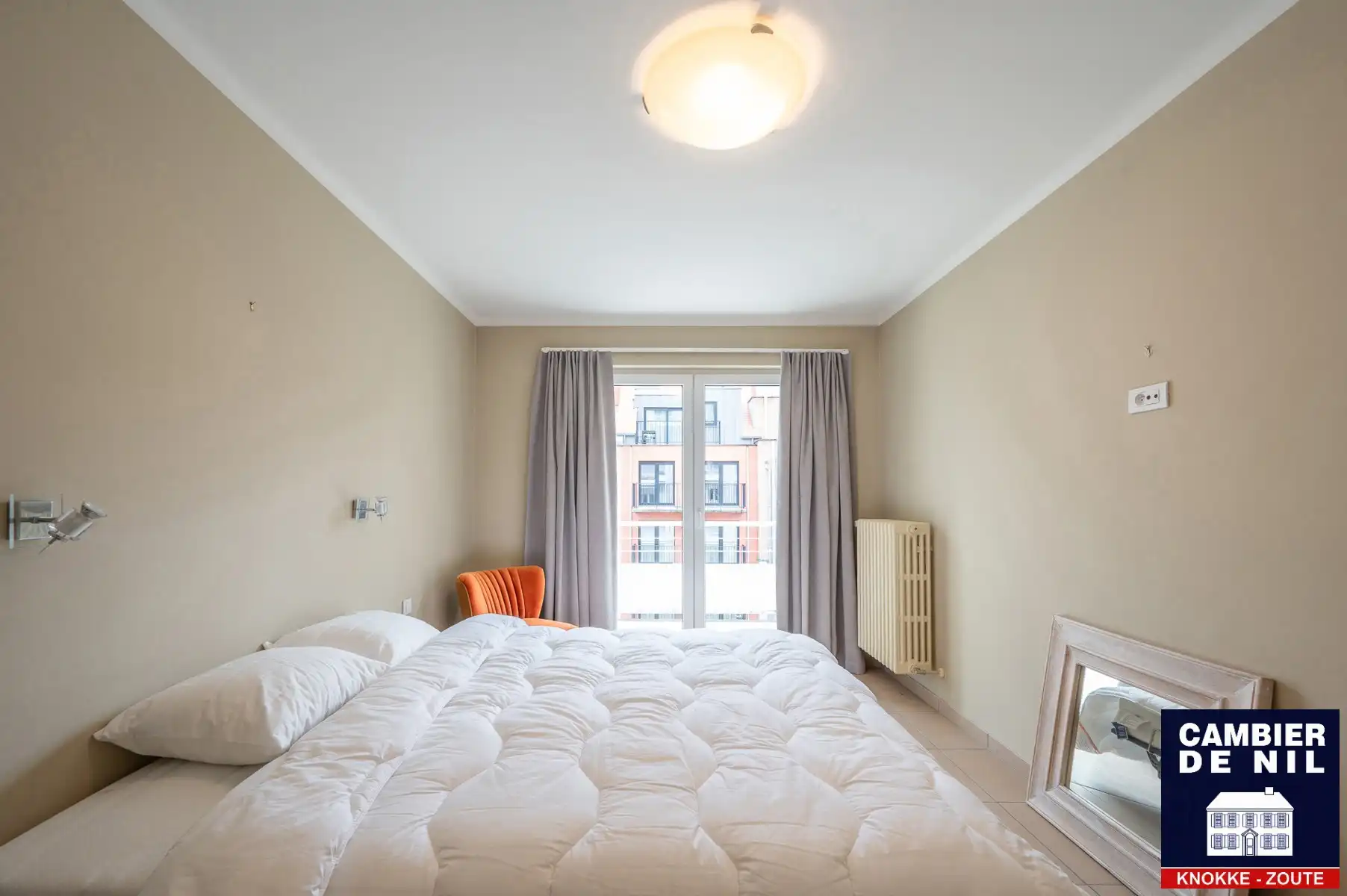 Gemeubeld appartement met frontaal zeezicht foto 15