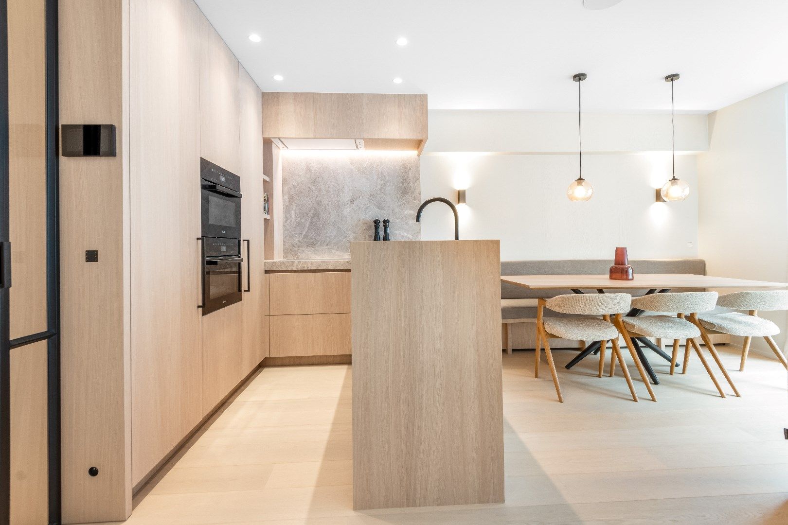Luxueus gerenoveerd appartement gelegen op minder dan 100 meter van het strand foto 7