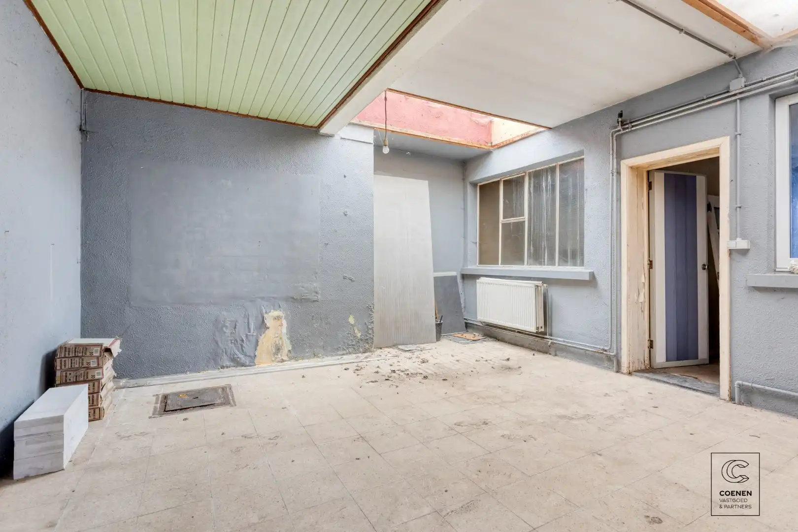 Te renoveren appartement met handelsruimte op een gunstige locatie te Kessel! foto 8