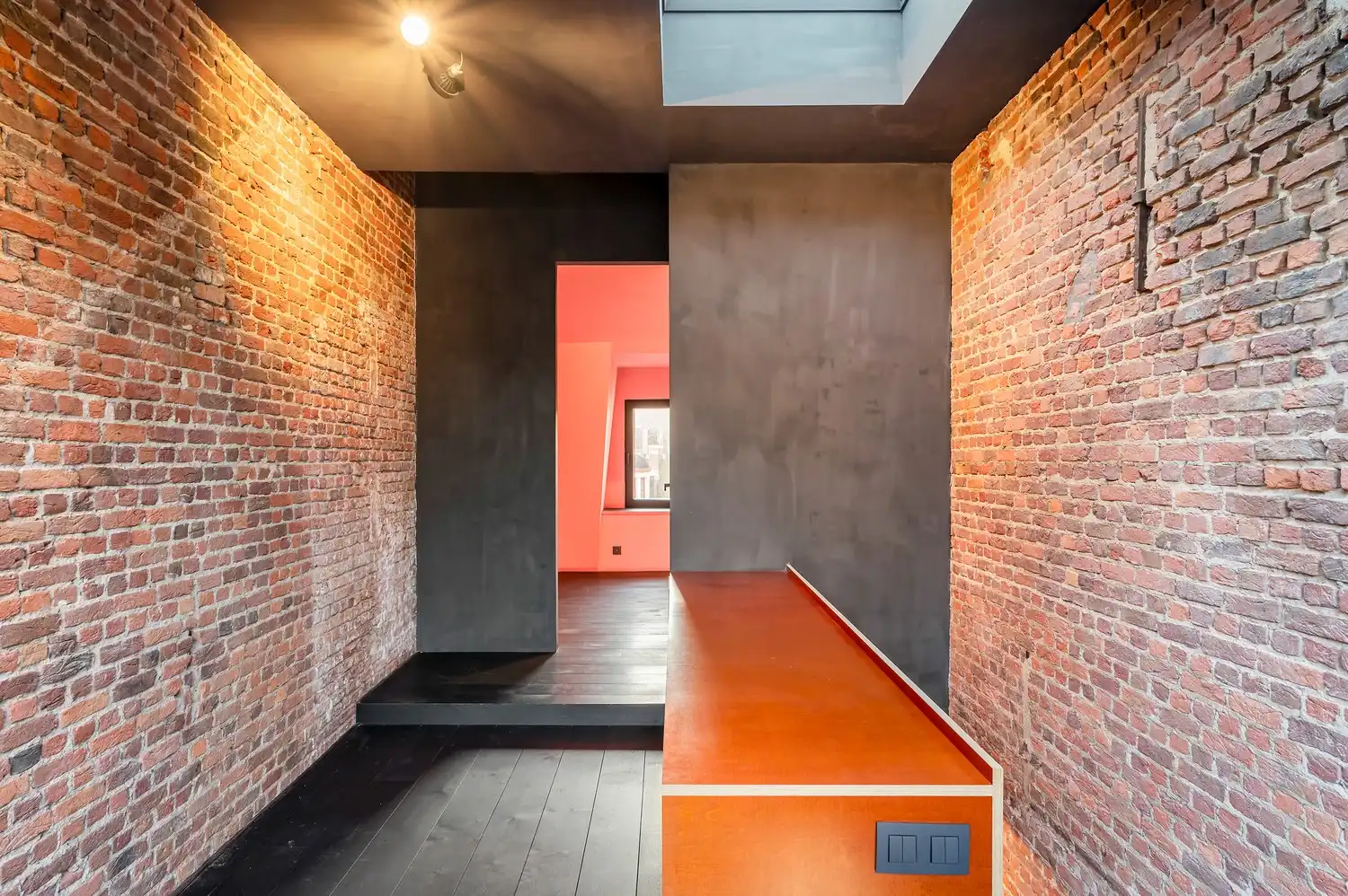 Karaktervolle erfgoedwoning op topligging tegenover de Sint-Gummaruskerk. foto 28