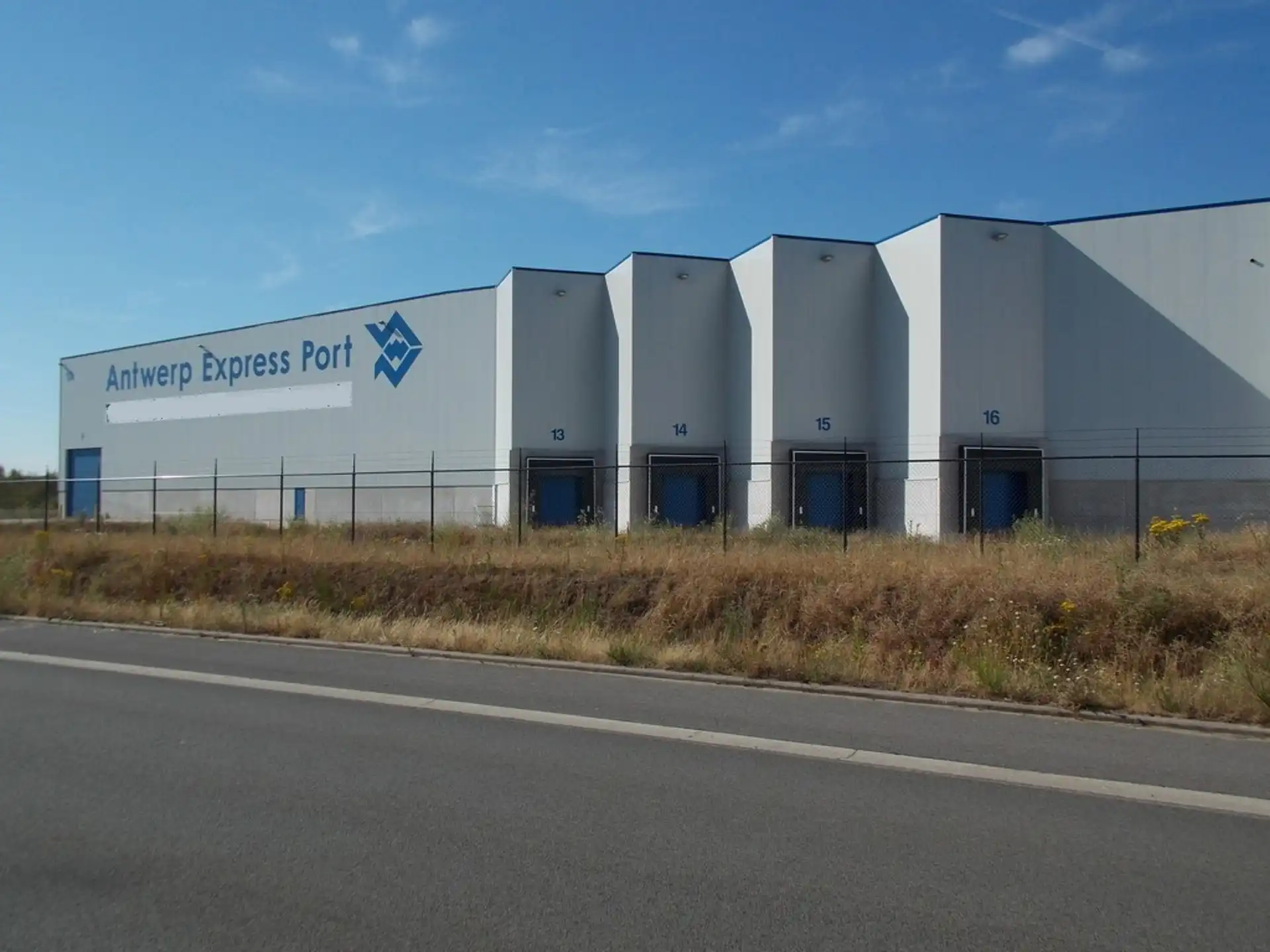 GROBBENDONK: Kantoor te huur foto 6