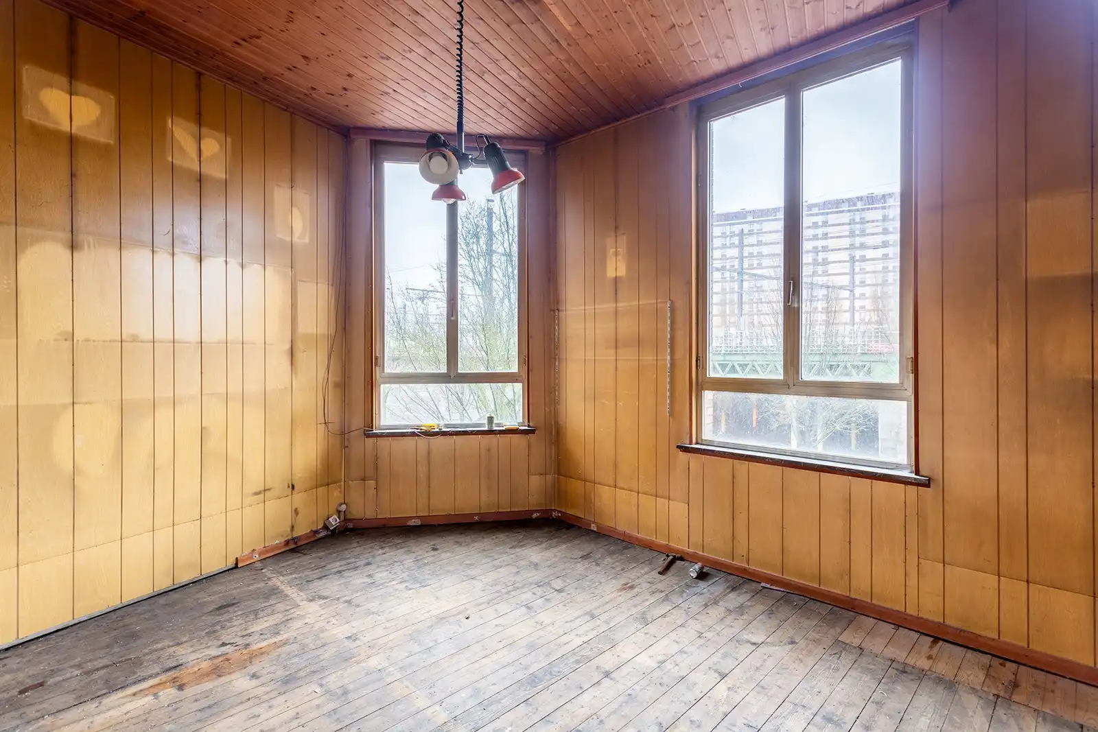 Te renoveren hoekwoning met garage foto 5