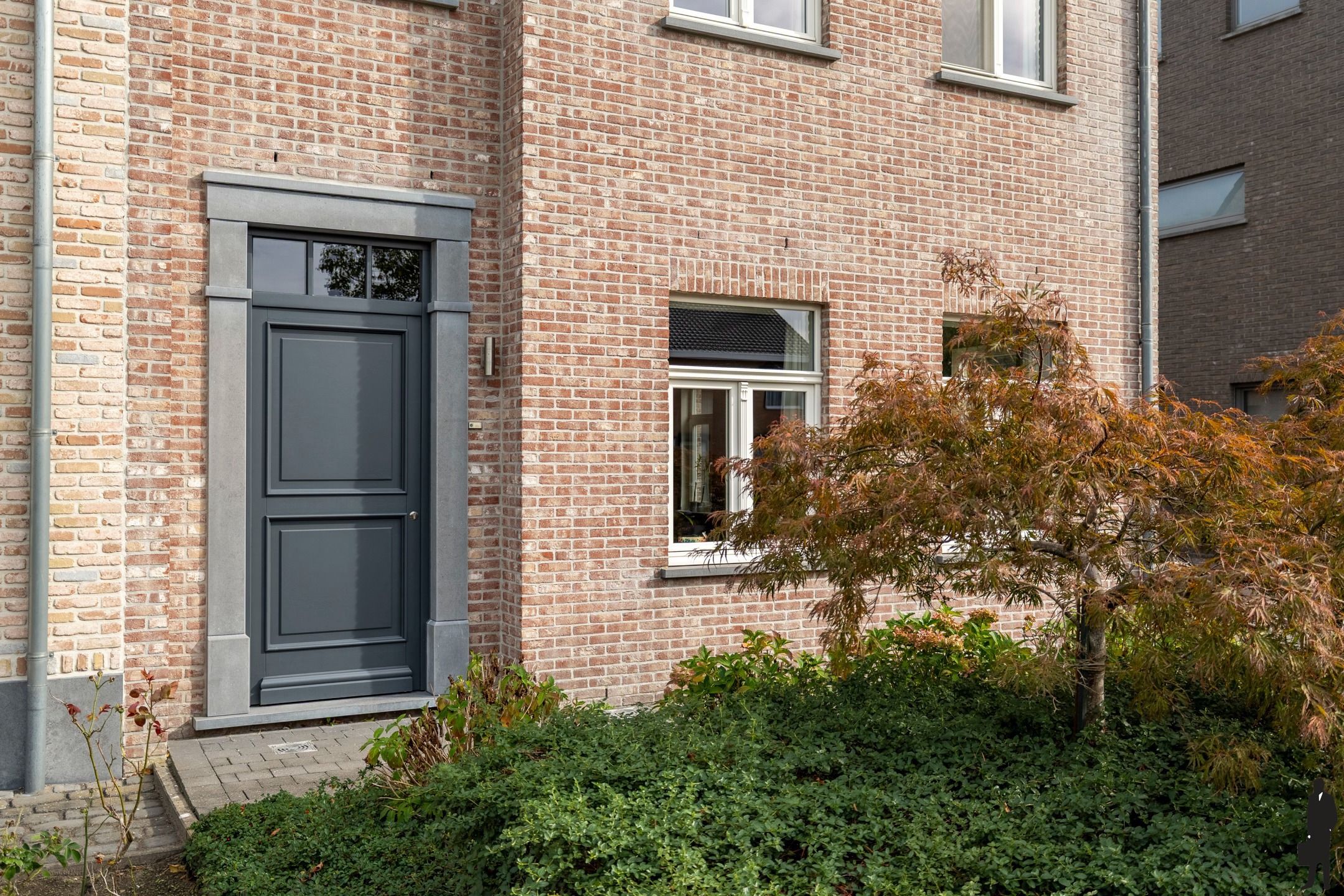 4 slaapkamers, riante kelder, garage en aangelegde tuin foto 29