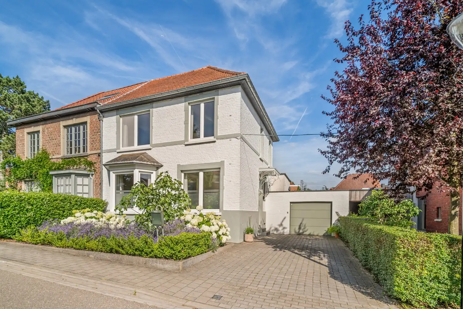 Karaktervolle gezinswoning met 4 slaapkamers in de gegeerde Matadiwijk foto {{pictureIndex}}