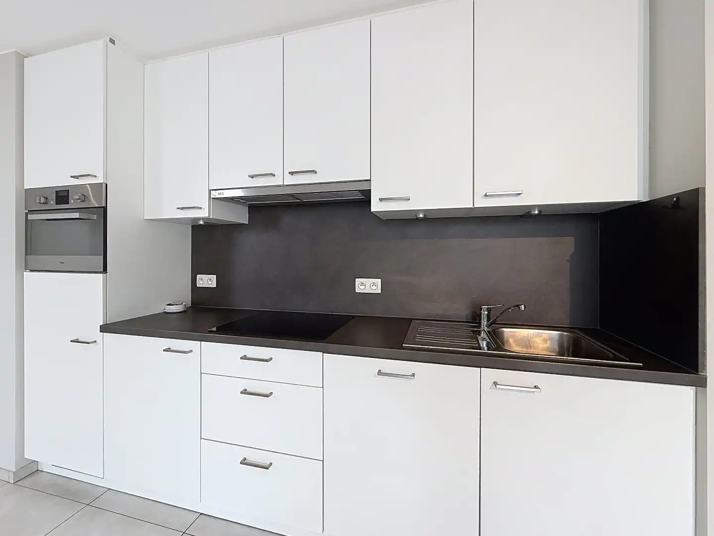 Recent, centraal gelegen appartement met 2 slaapkamers foto 3