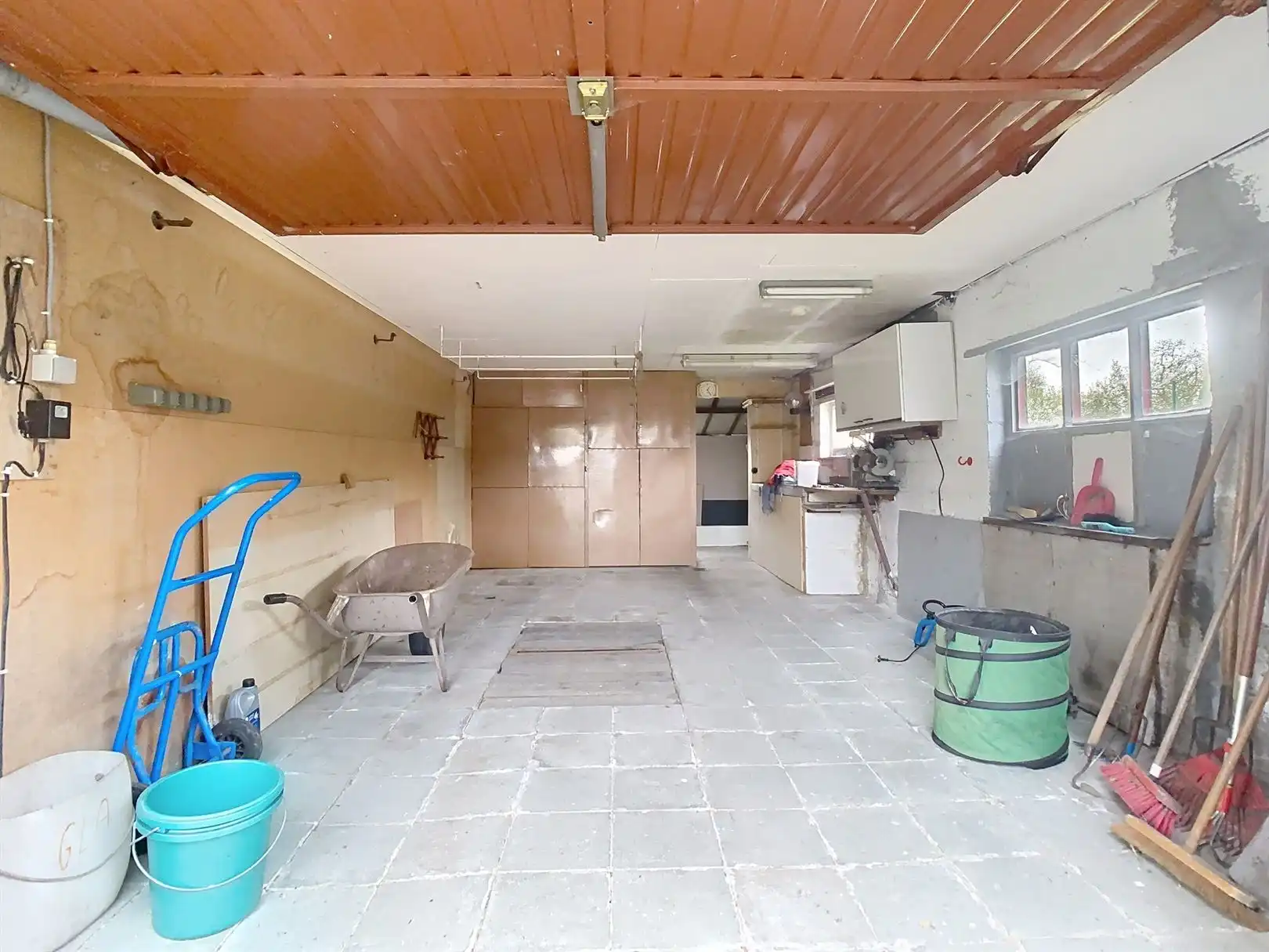 Mooi te renoveren 3-gevel woning!! foto 19