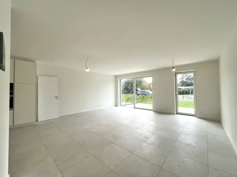 Energiezuinig 2 slpkm appartement met terras, tuin en staanplaats foto 3