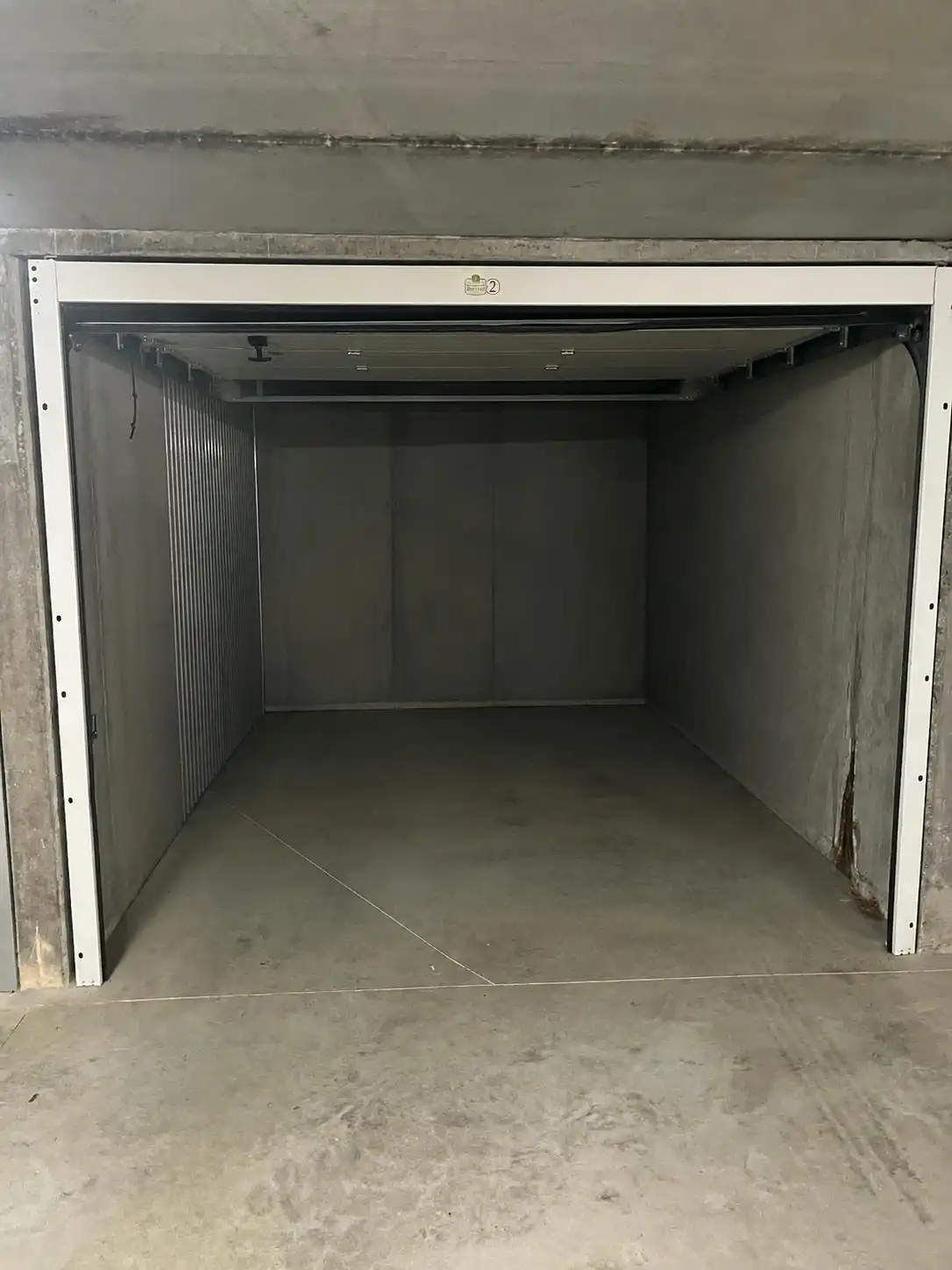 Garagebox te koop in hartje Brugge foto 3