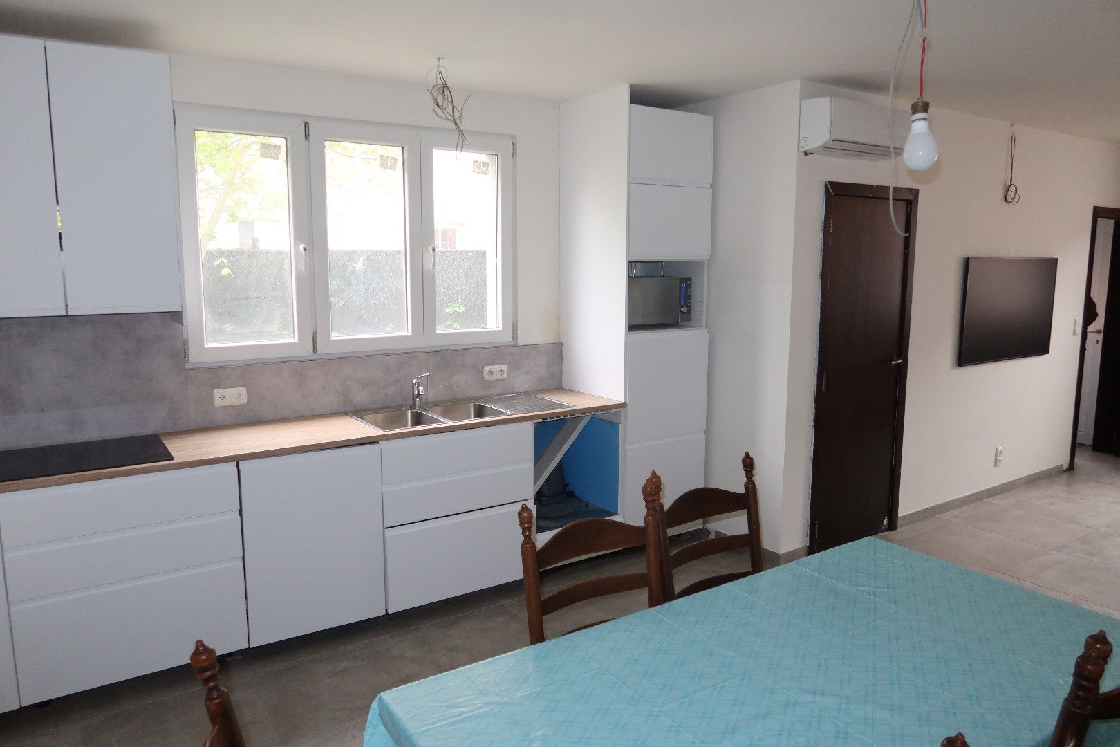 Karaktervol burgerhuis met 2 slk, tuin en achteruitgang met garage foto 6