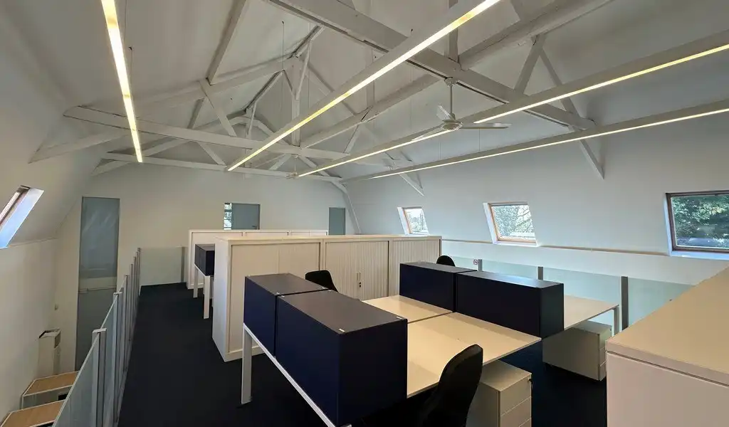 Ingedeeld kantoor te huur in standalone kantoorgebouw in Deurle foto 6