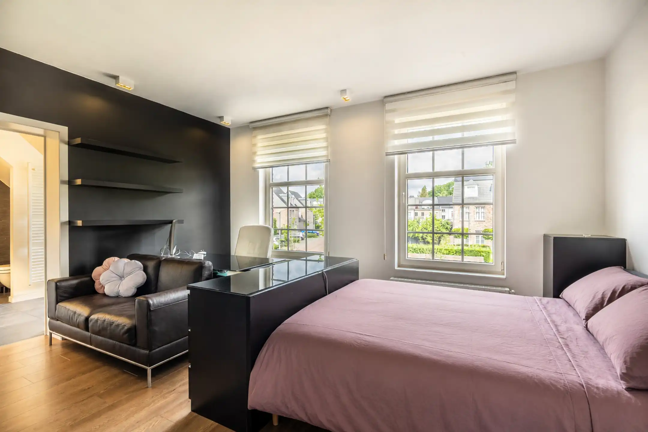 Verrassend ruime woning op toplocatie met binnenzwembad foto 17