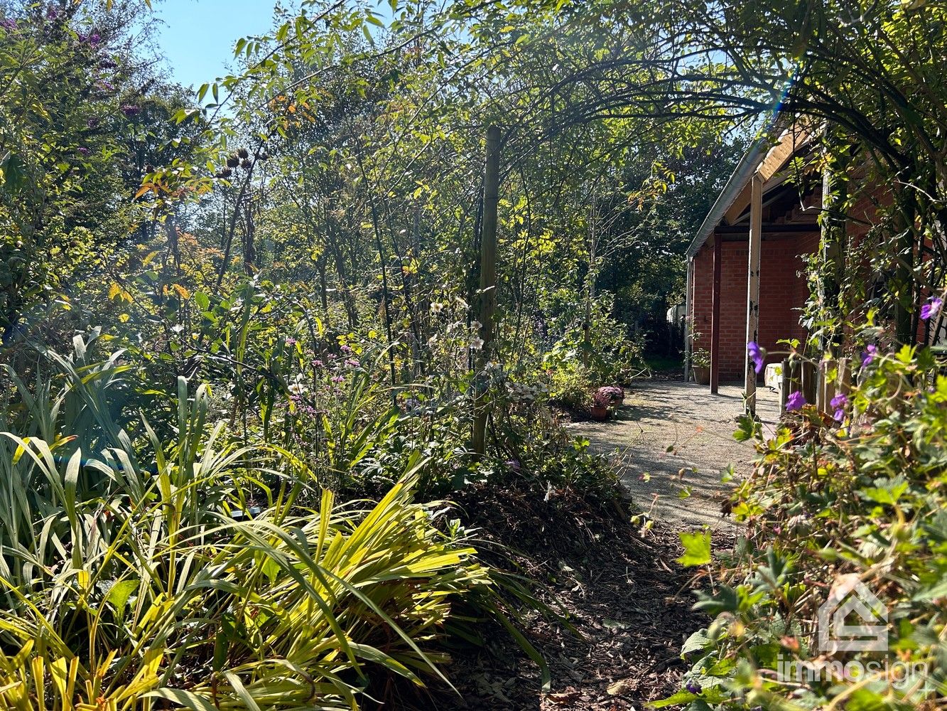 In het groen verscholen, vrijstaand landhuis met prachtige natuurtuin op 2100m² foto 44