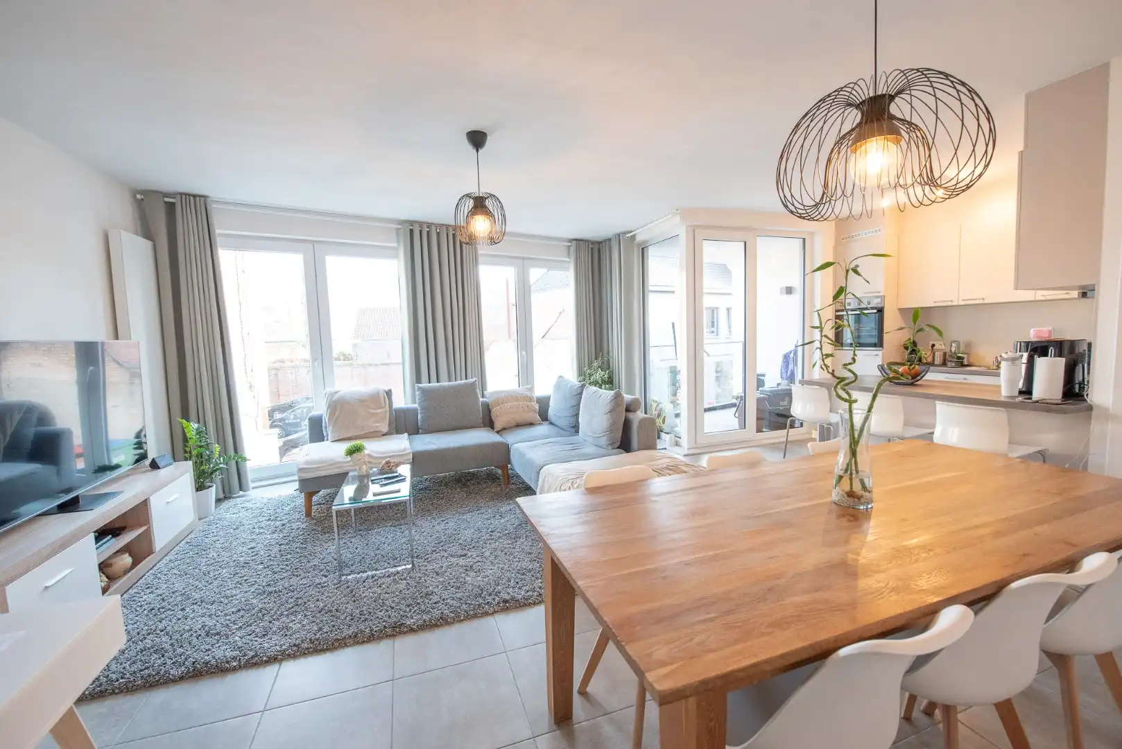 Recent instapklaar en lichtrijk appartement te huur in centrum Waregem foto 3